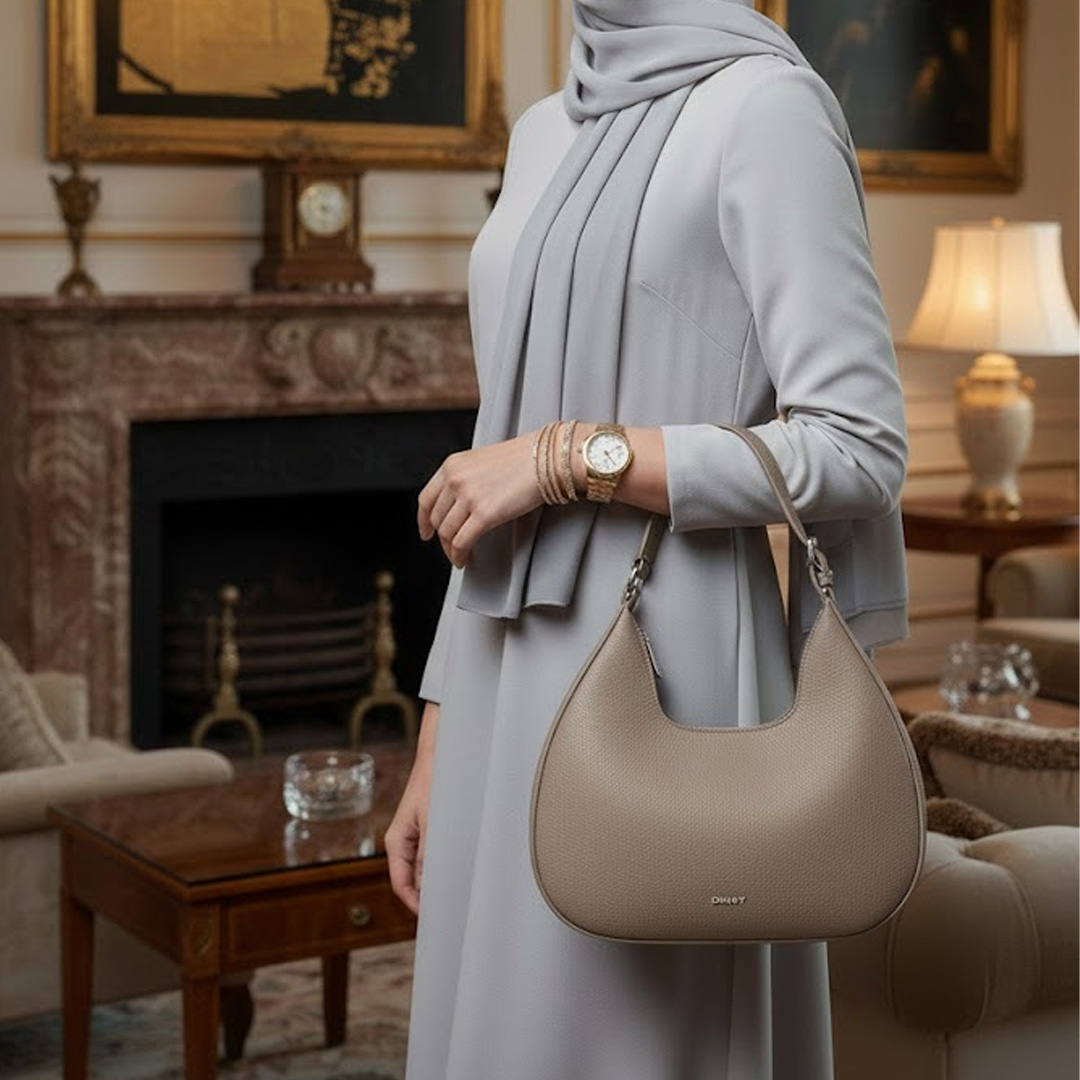  حقيبة كاميلا صغيرة لون بيج ماركة دكني 
