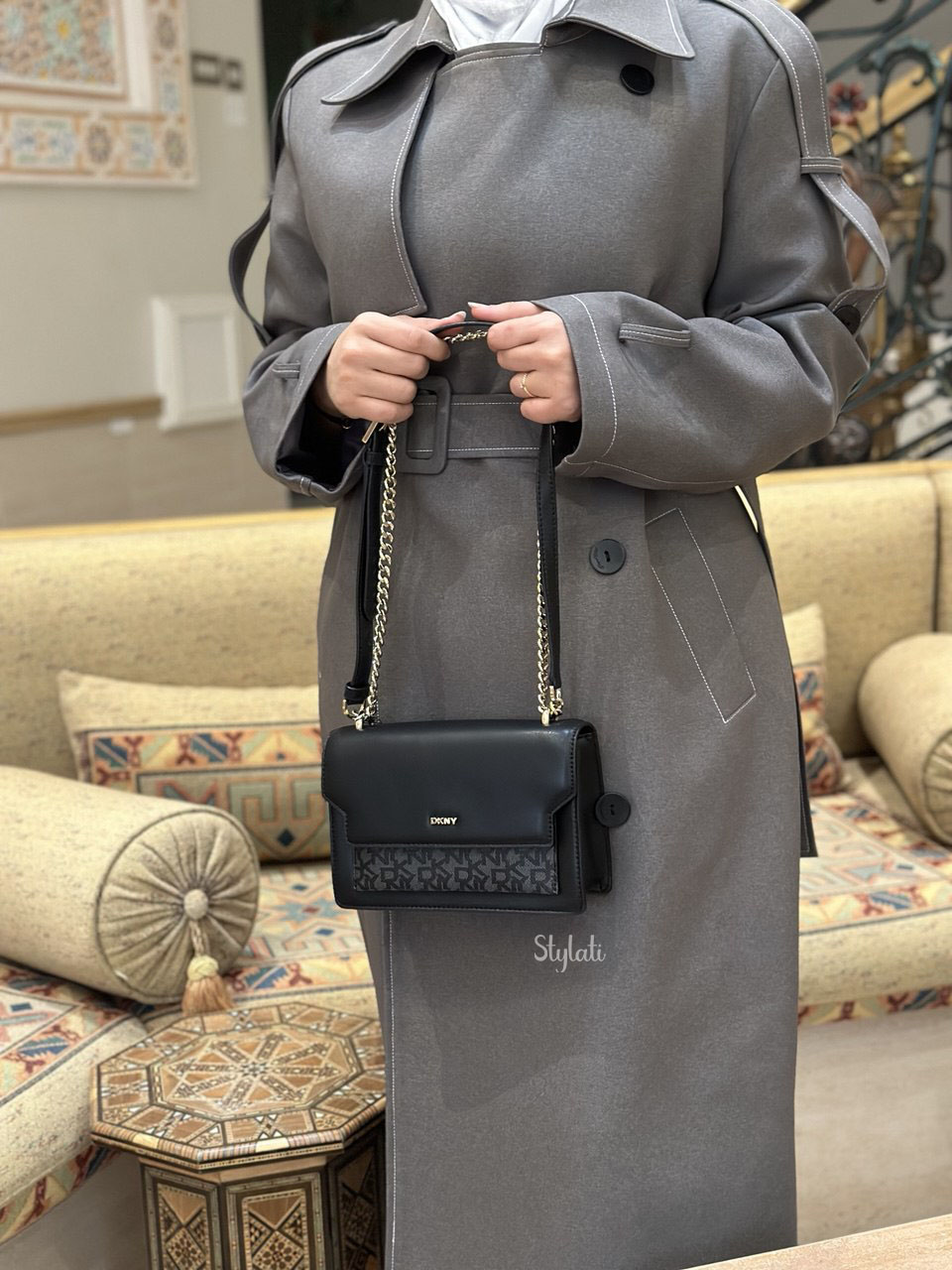  حقيبة كتف ميلي فلاب ماركة دكني - اللون الأسود 