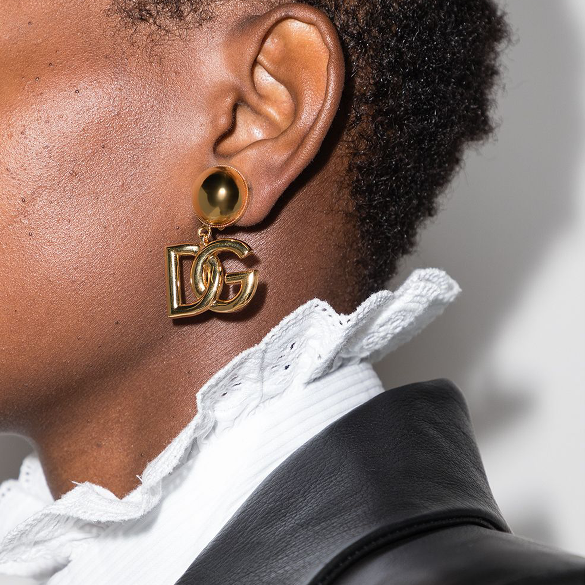  Dolce and Gabbana DG Logo clip-on earrings 