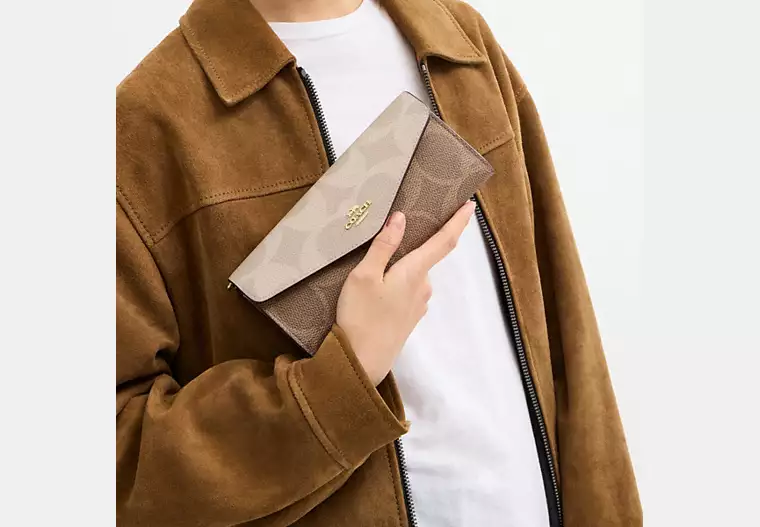  Coach Klare Wallet With Chain In Blocked Signature Canvas 