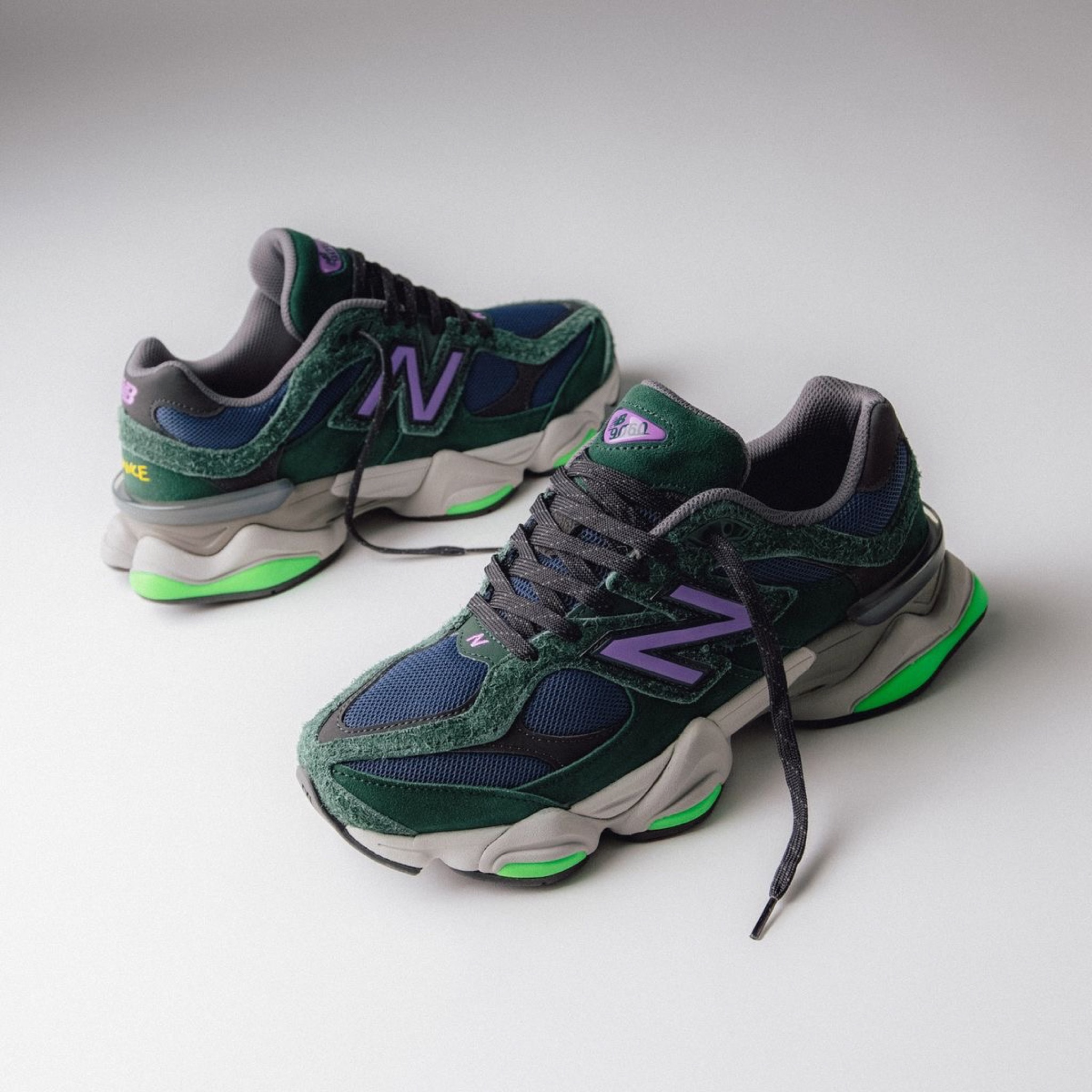   NEW BALANCE 9060 