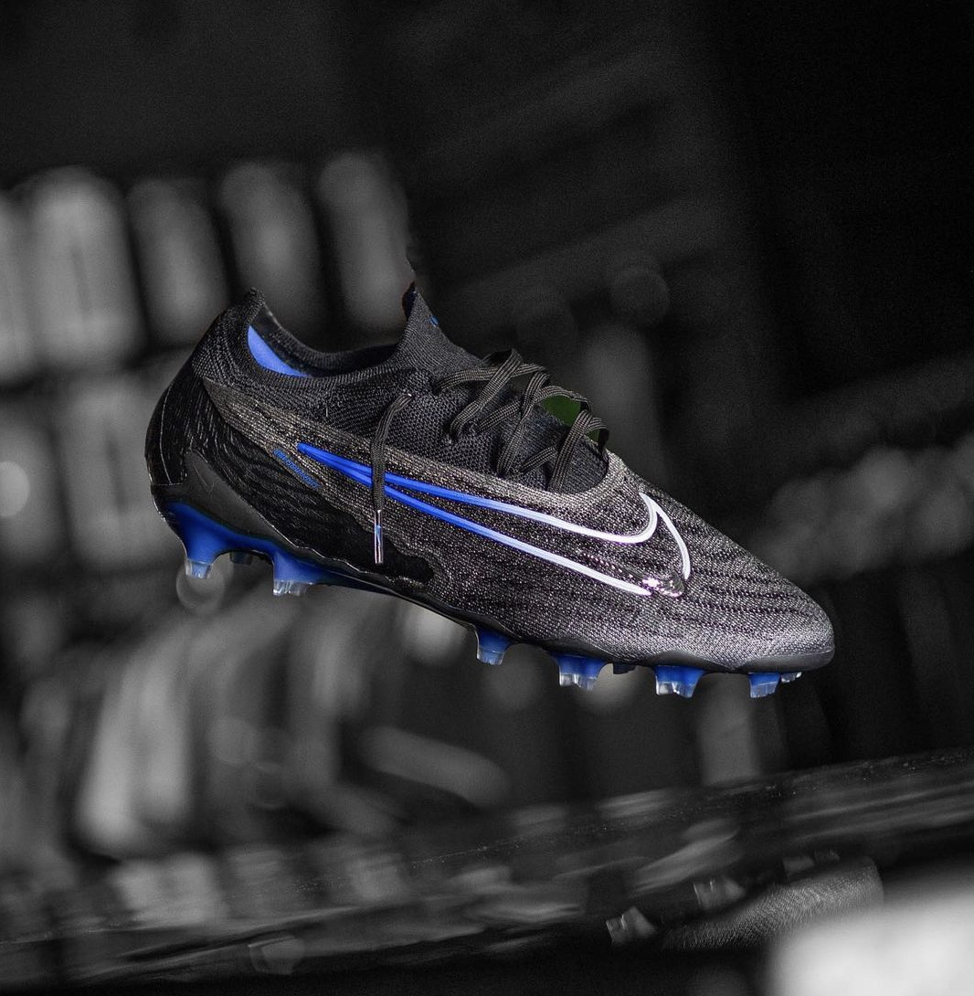  Nike phantom / خاص بالعشب الطبيعي 
