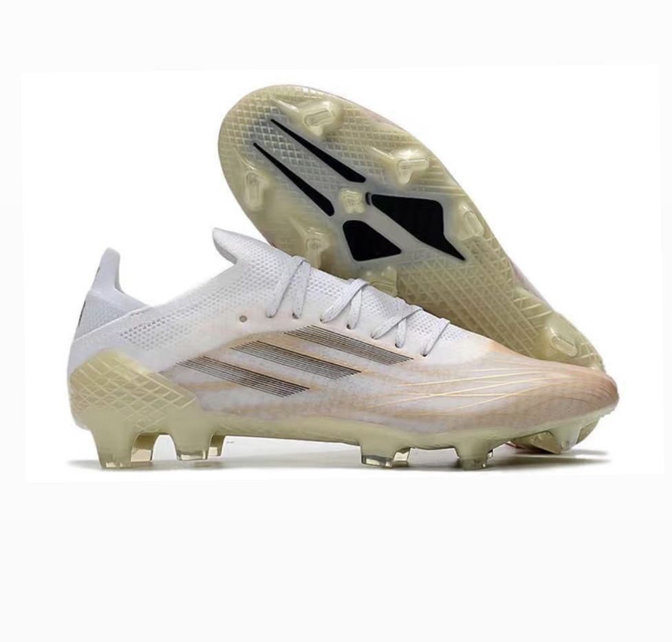  Adidas/ خاص للعشب الطبيعي 