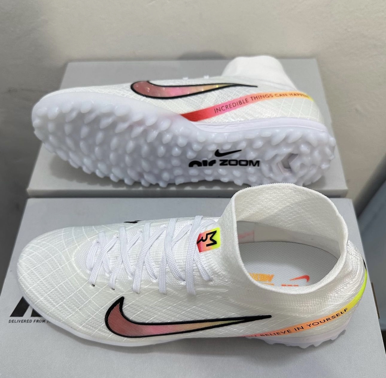  Nike/  للعشب الصناعي 