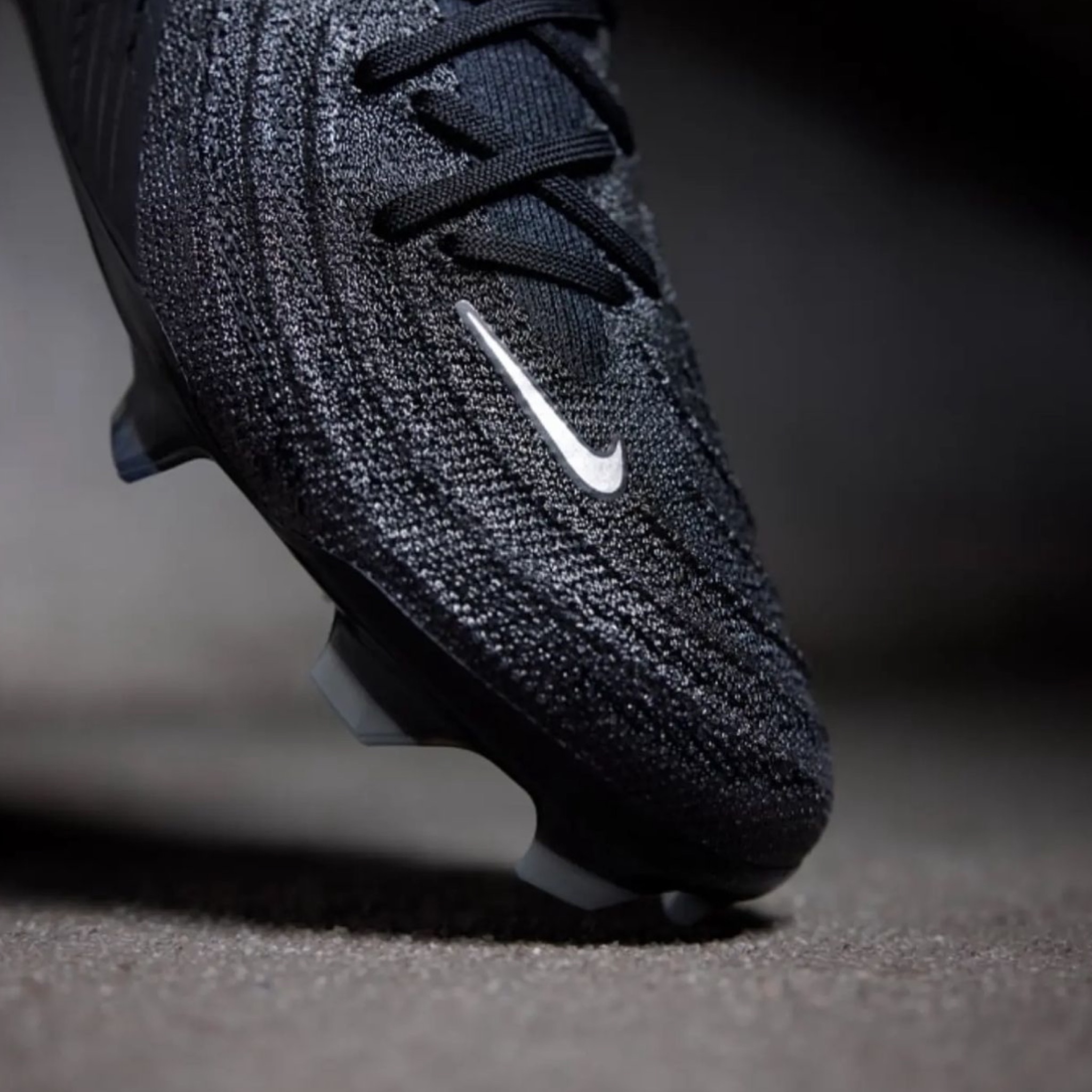  NIKE / خاص بالعشب الطبيعي  
