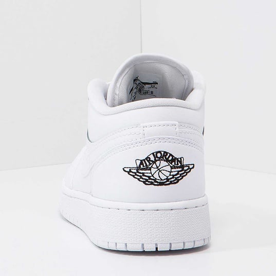  NIKE JORDAN 