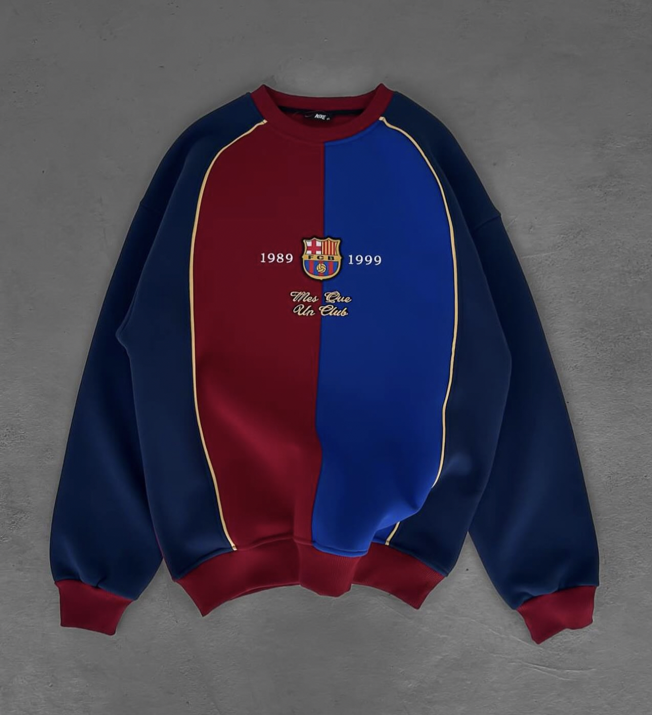  هودي برشلونه بتصميم كلاسيك 