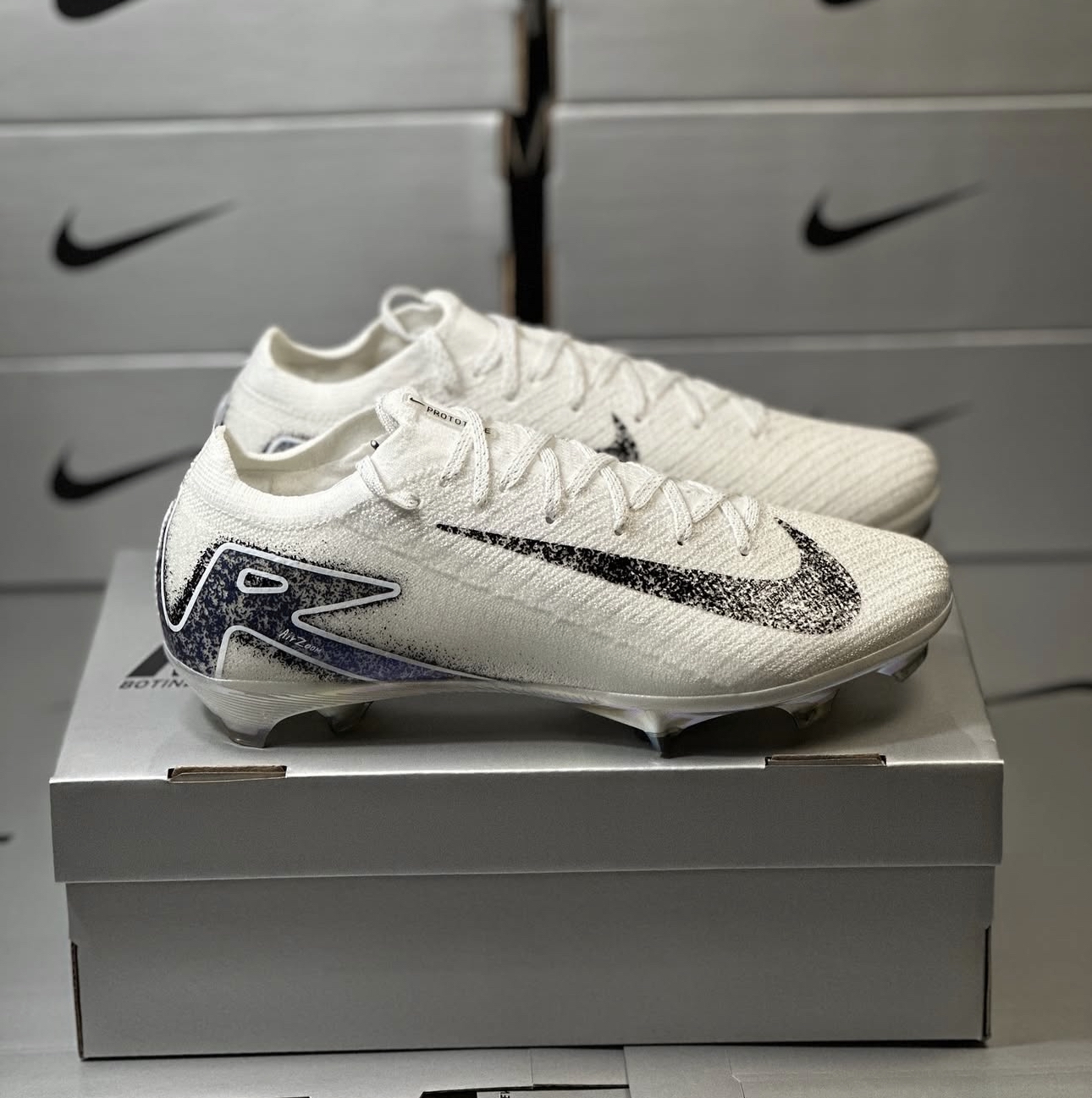  NIKE 