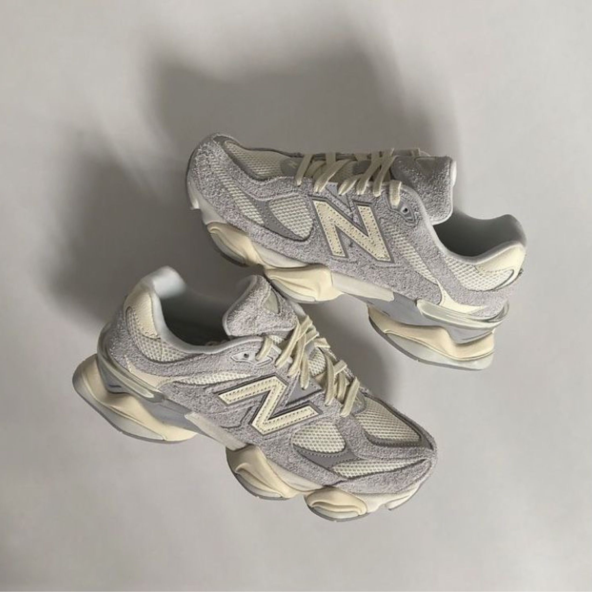   NEW BALANCE 9060 