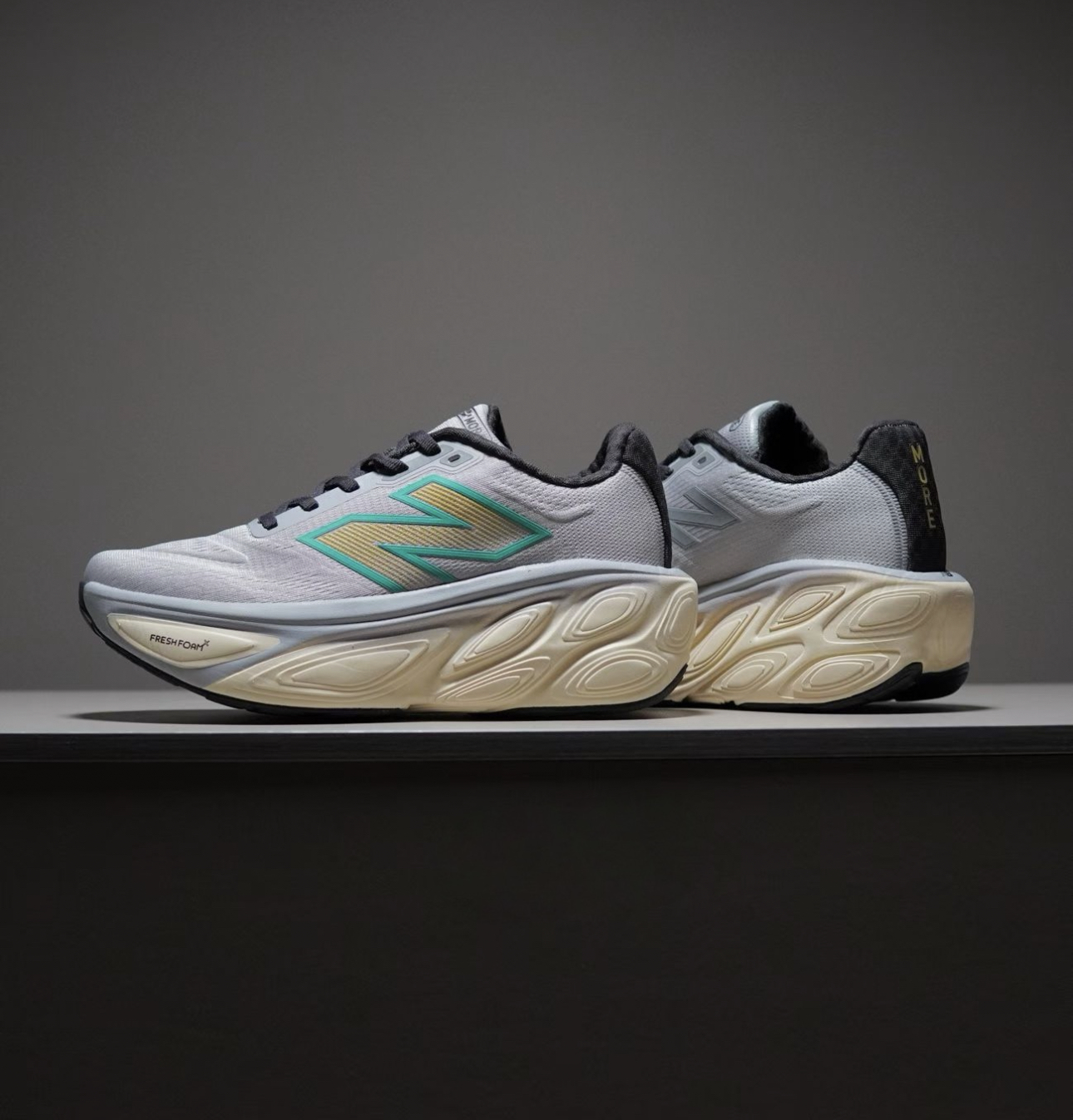  NEW BALANCE-خاص بالجري 