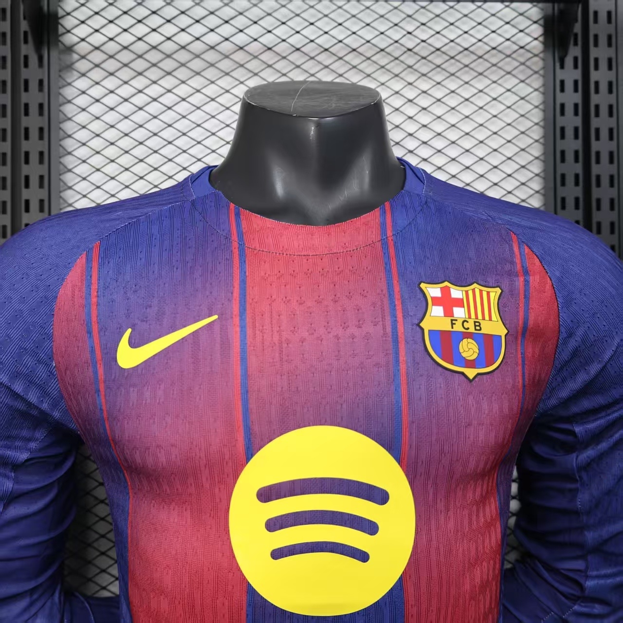  برشلونه الاساسي 2026-اكمام طويله 