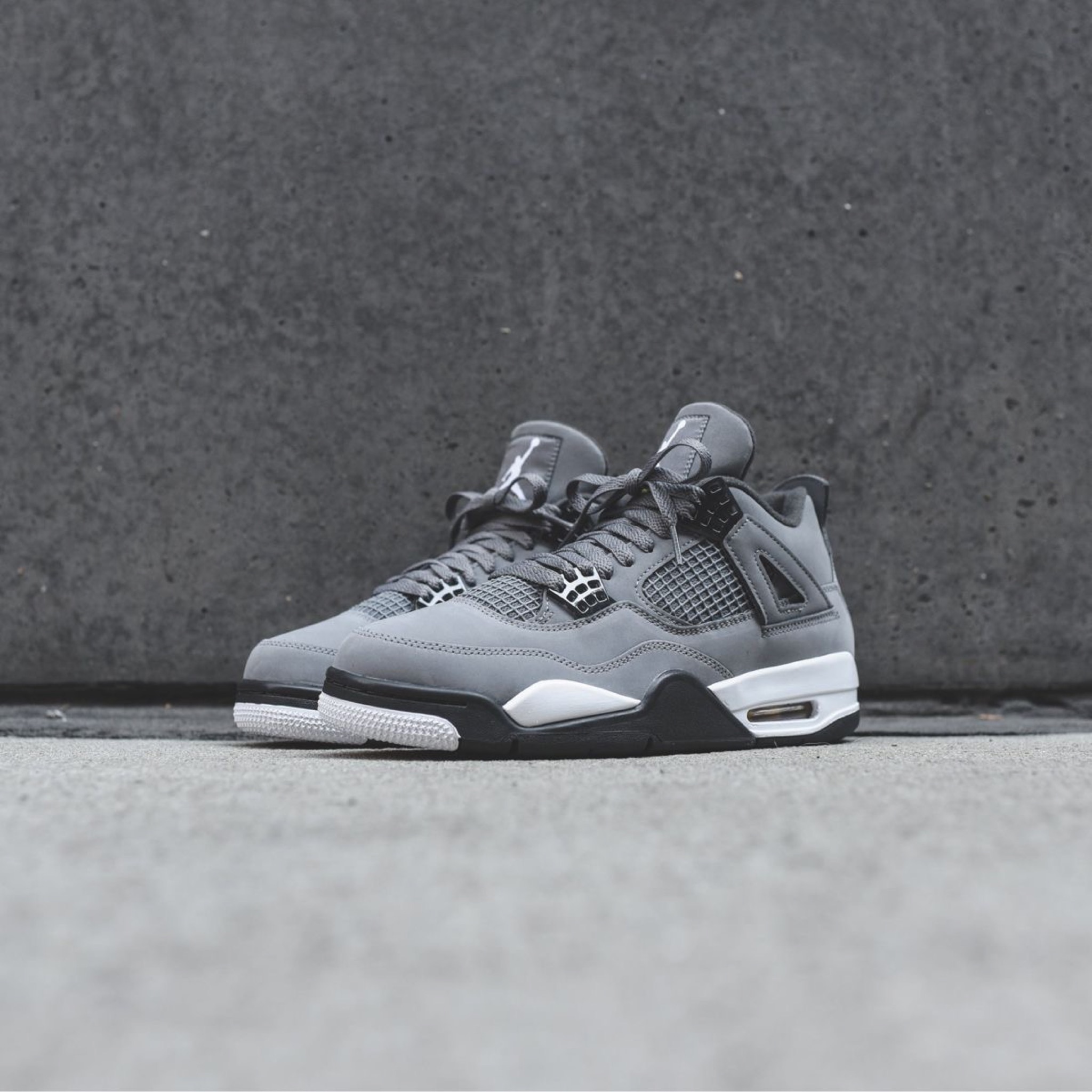  JORDAN 4 