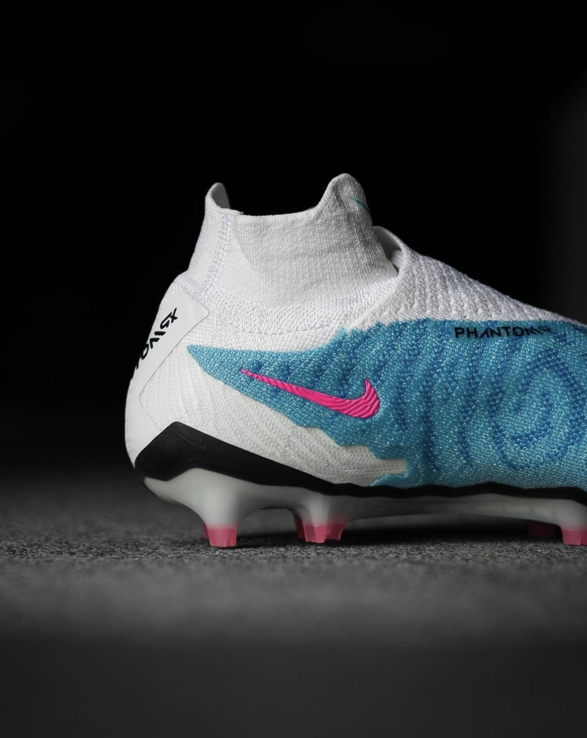  Nike Phantom Gx 