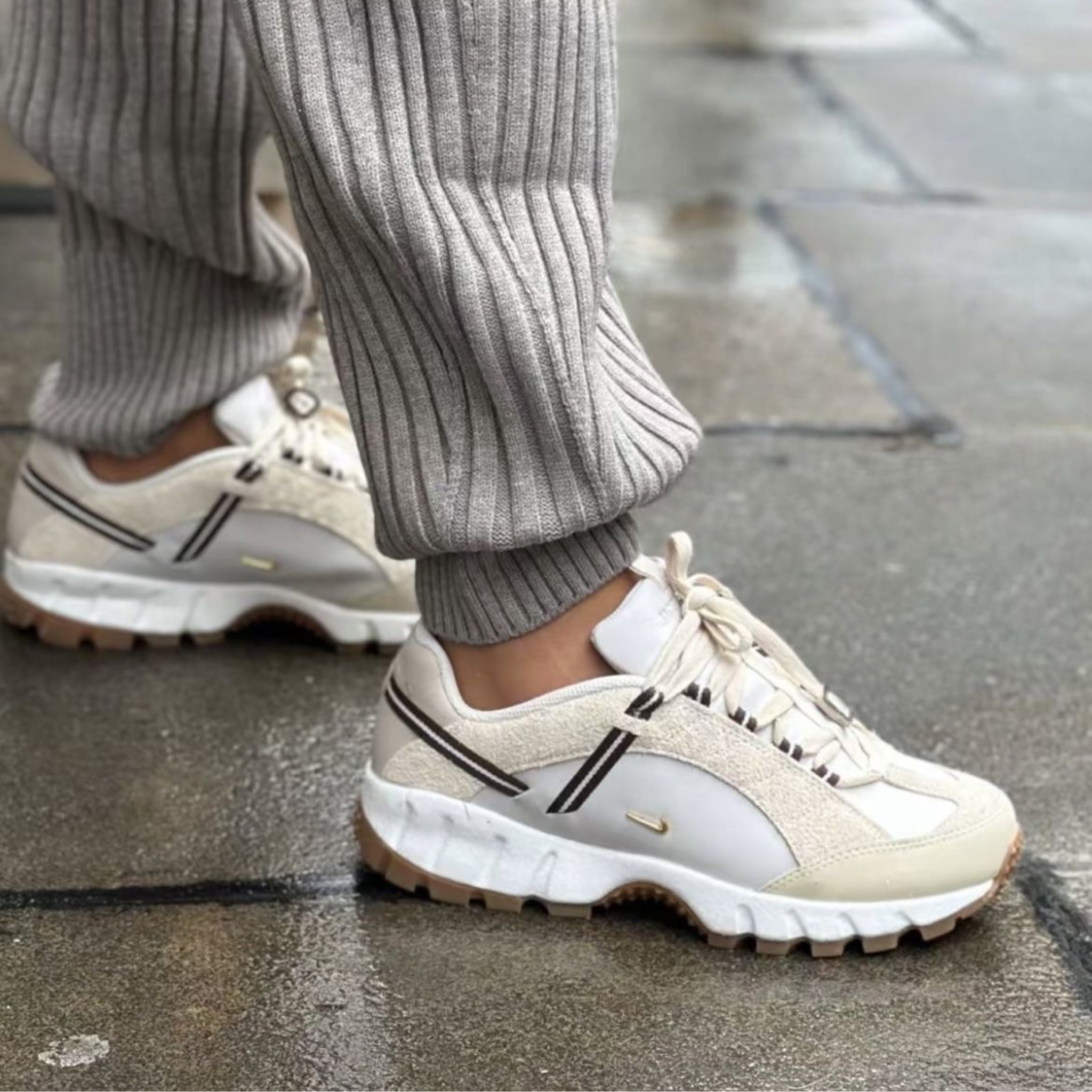   NIKE AIR HUMARA  