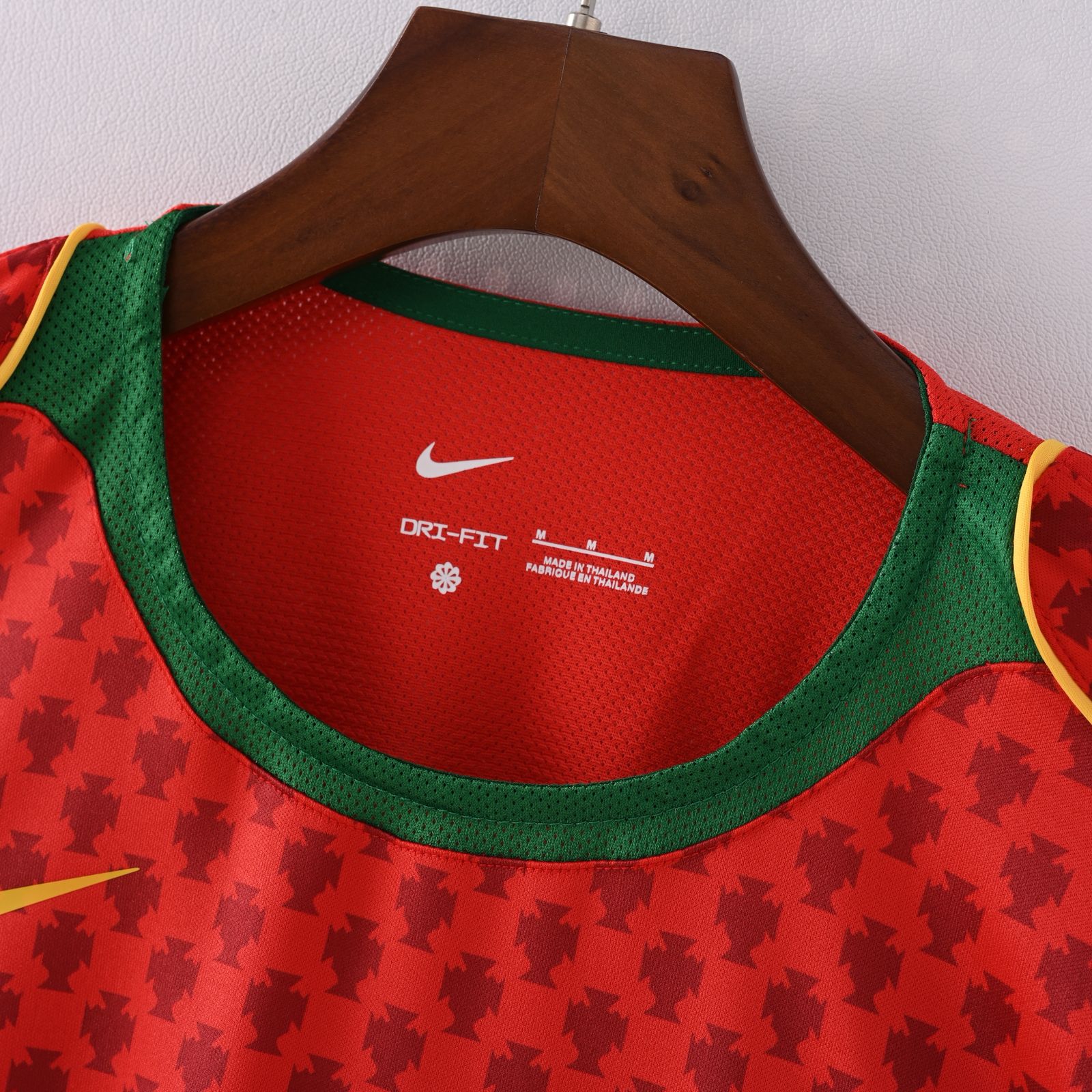  منتخب البرتغال كلاسيك 2004 