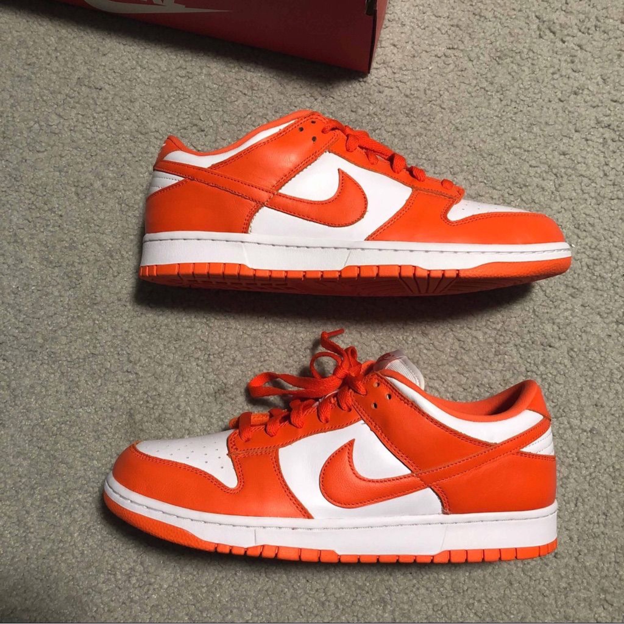   JORDAN  orange 