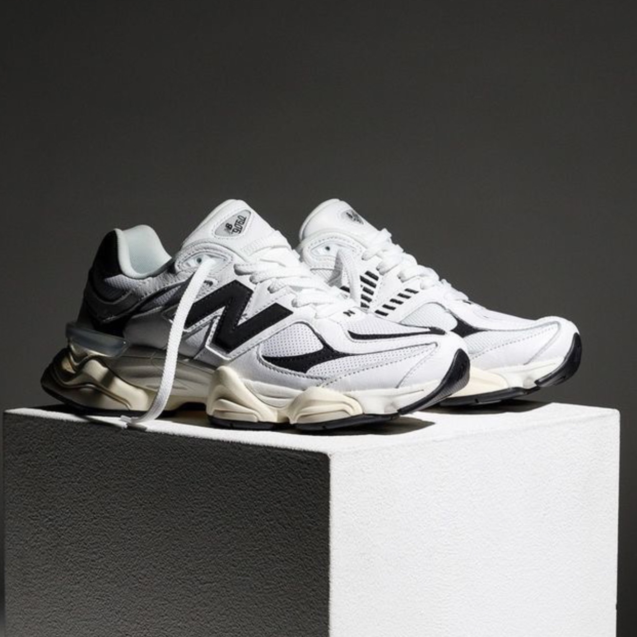   NEW BALANCE 9060 