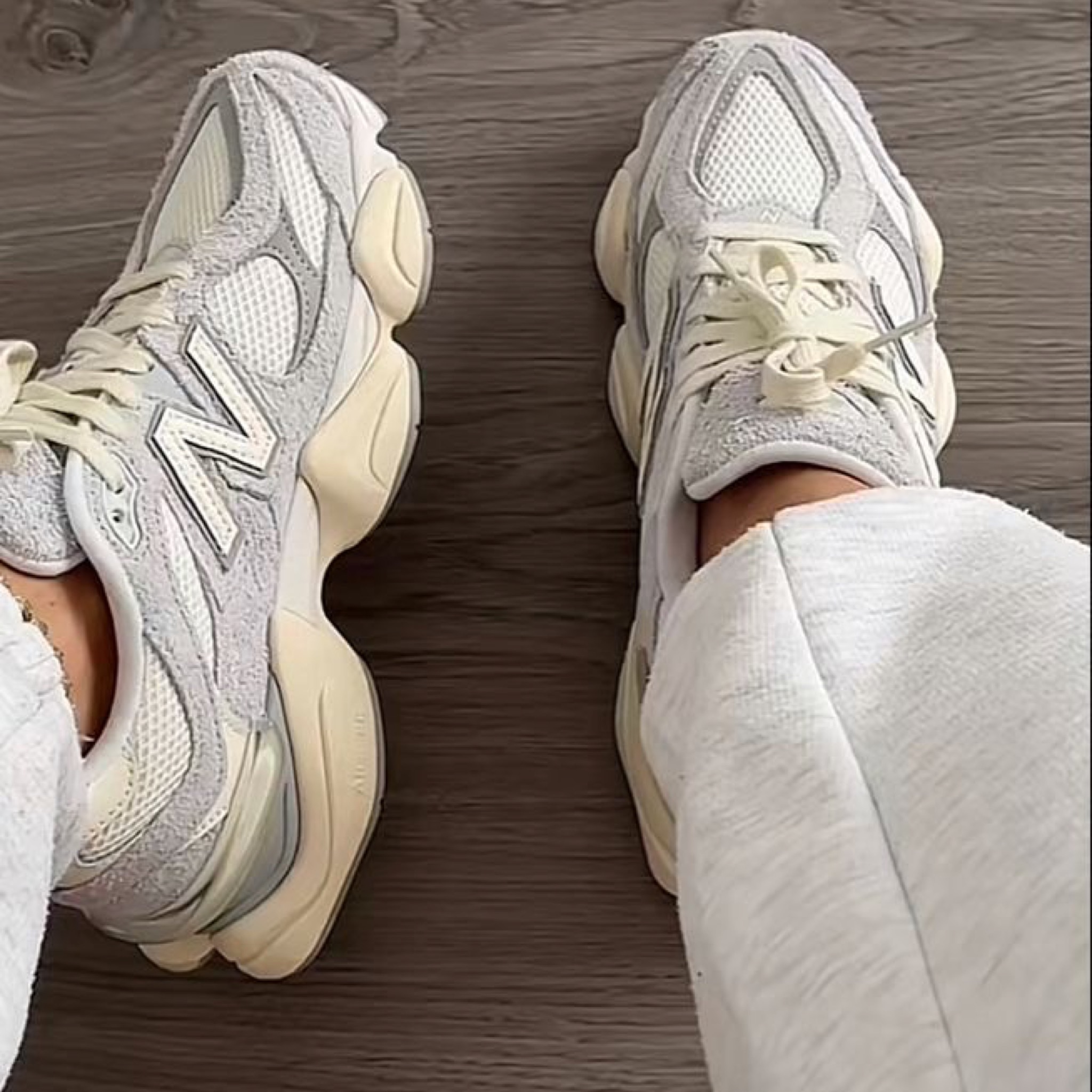   NEW BALANCE 9060 