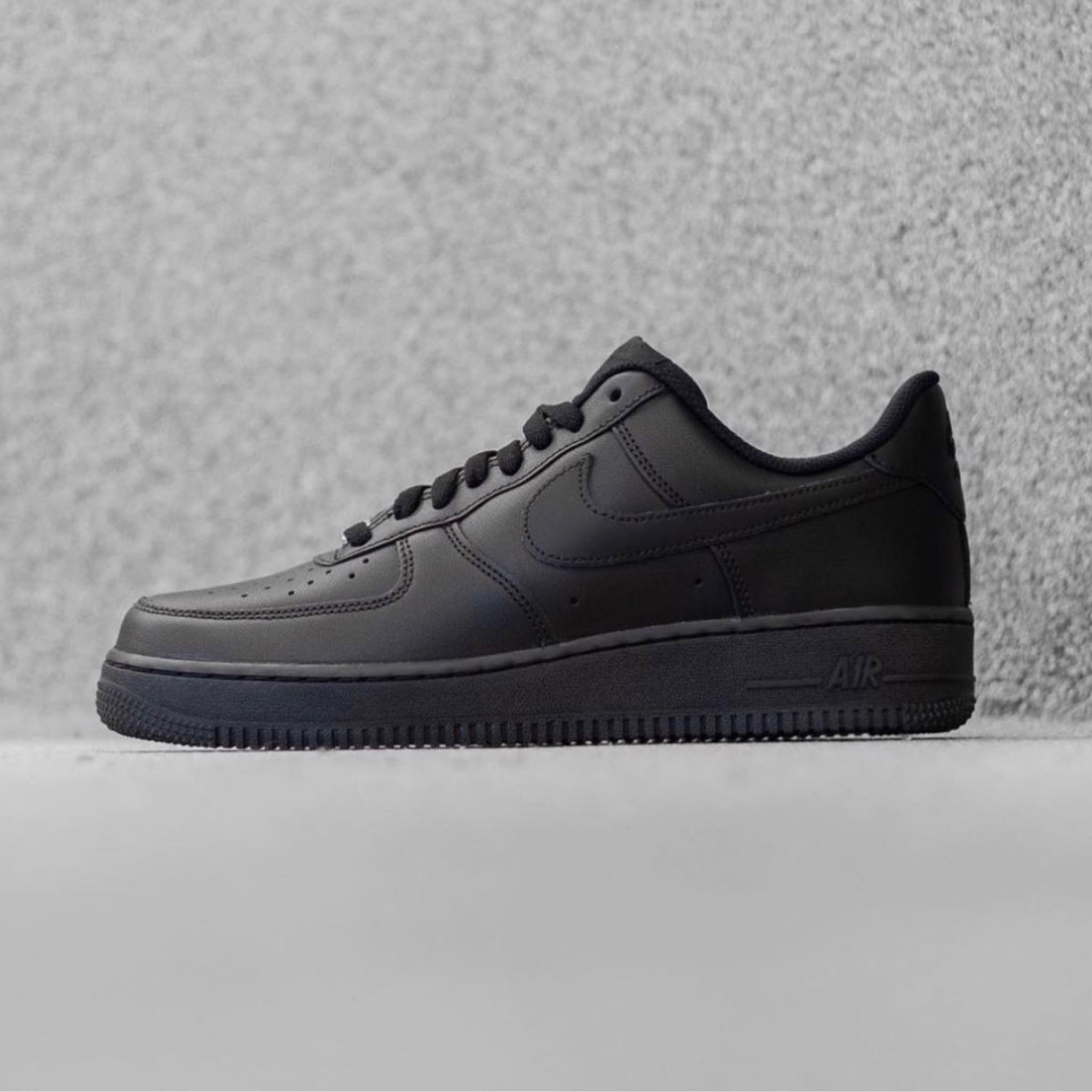  Nike Air Force “Black” 