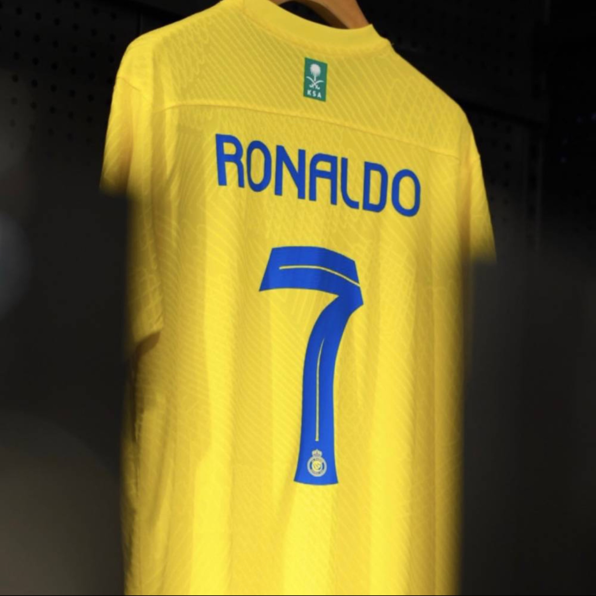  النصر مع اضافة اسم ورقم رونالدو 