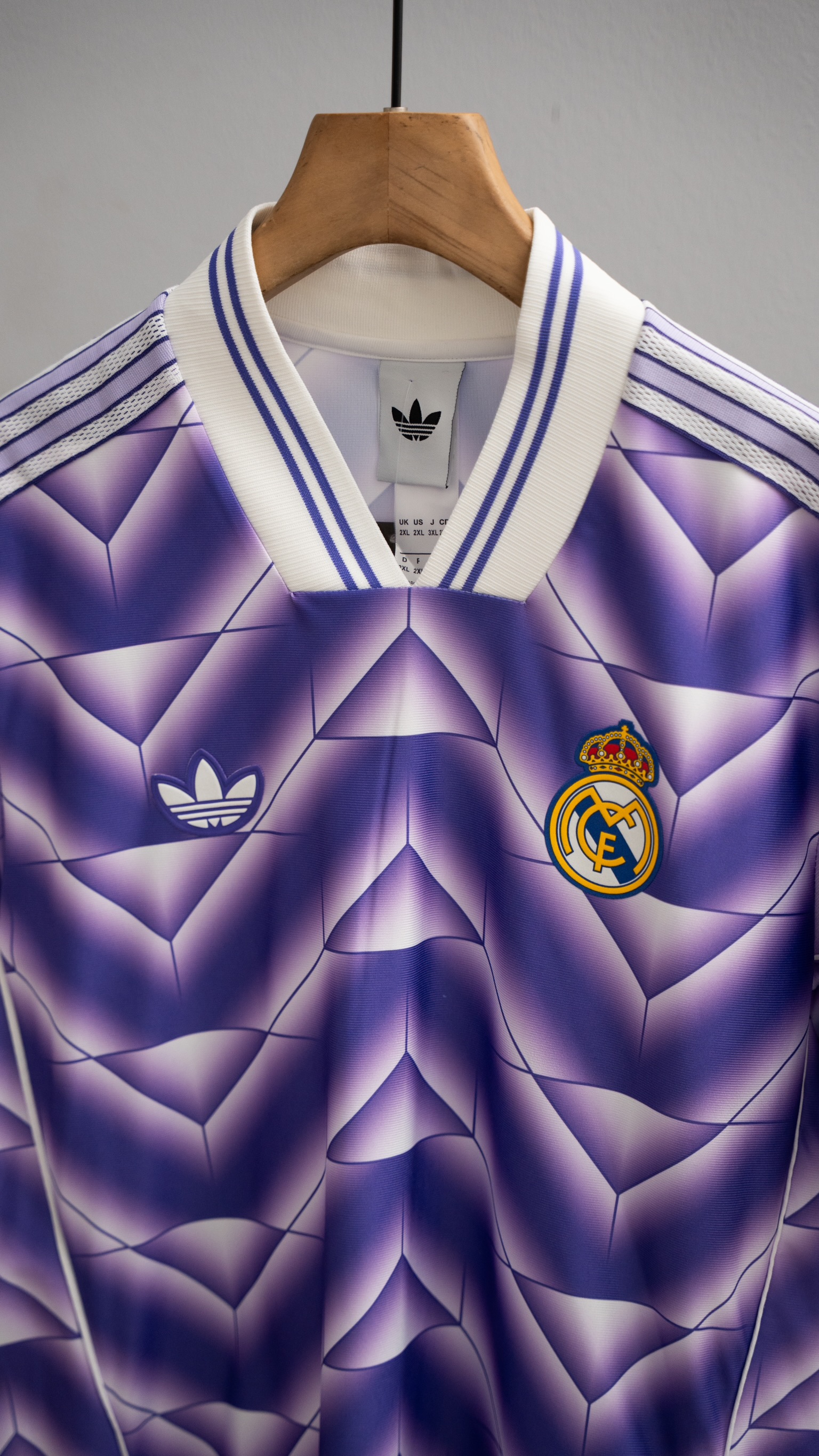  ريال مدريد بتصميم كلاسيك 