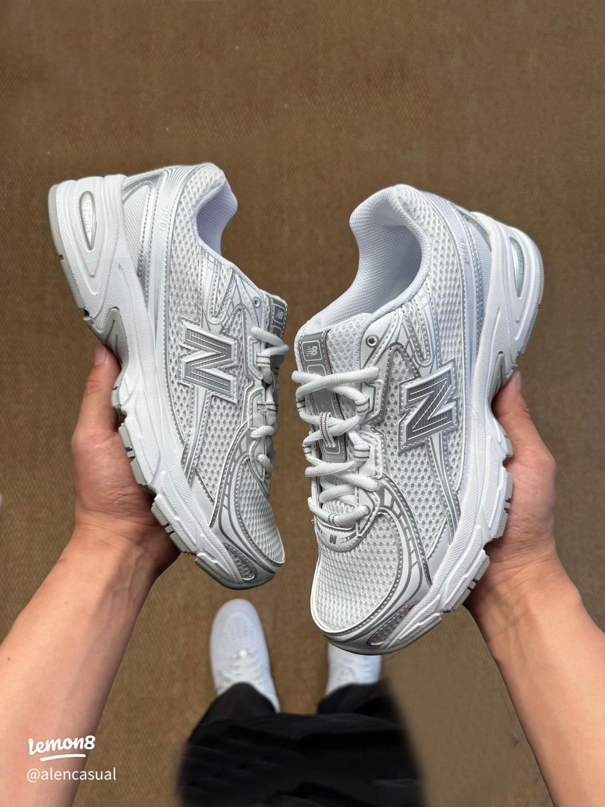  New Balance 740 