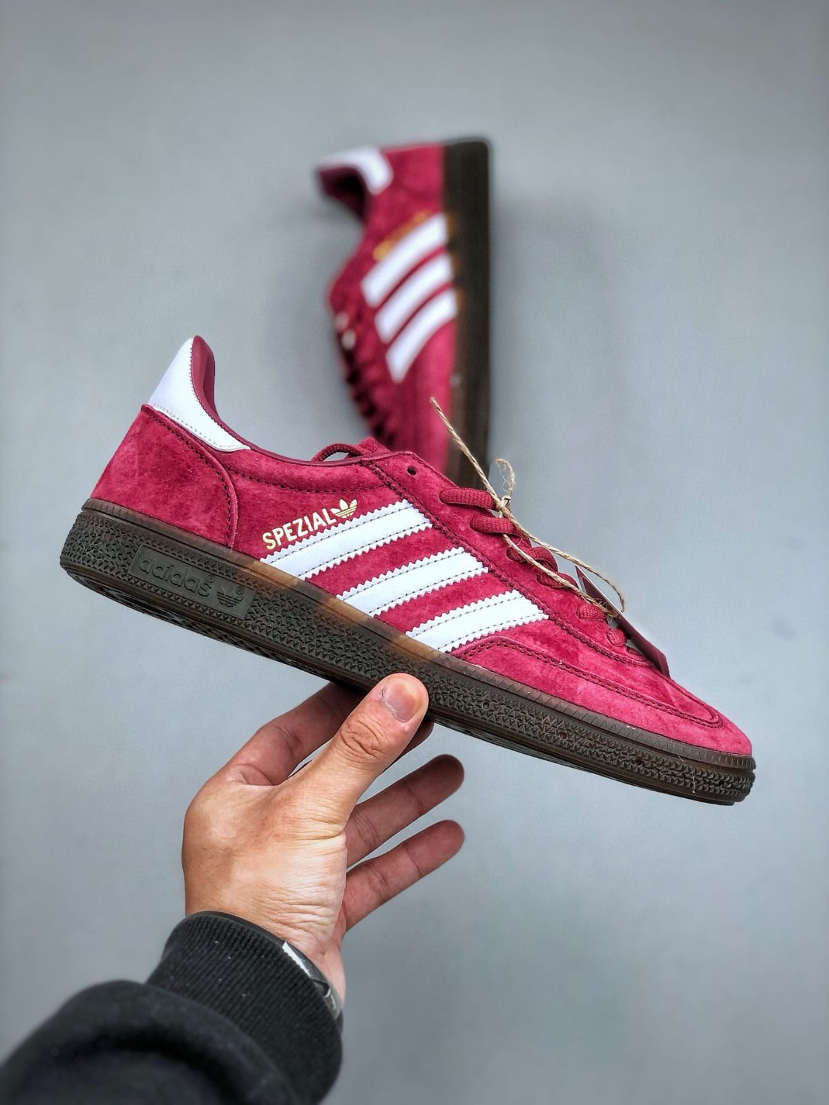  ADIDAS
