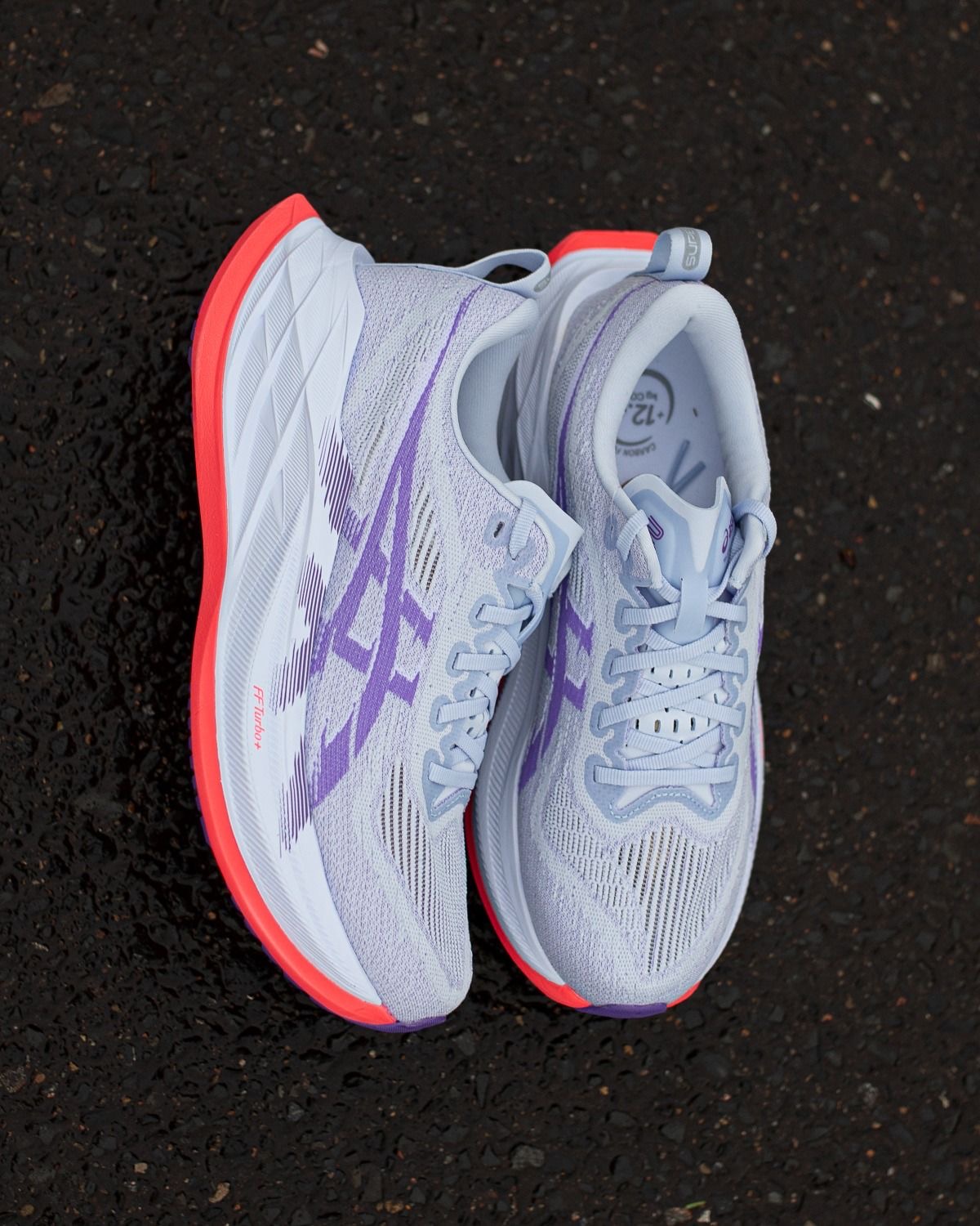  Asics / خاص للجري 