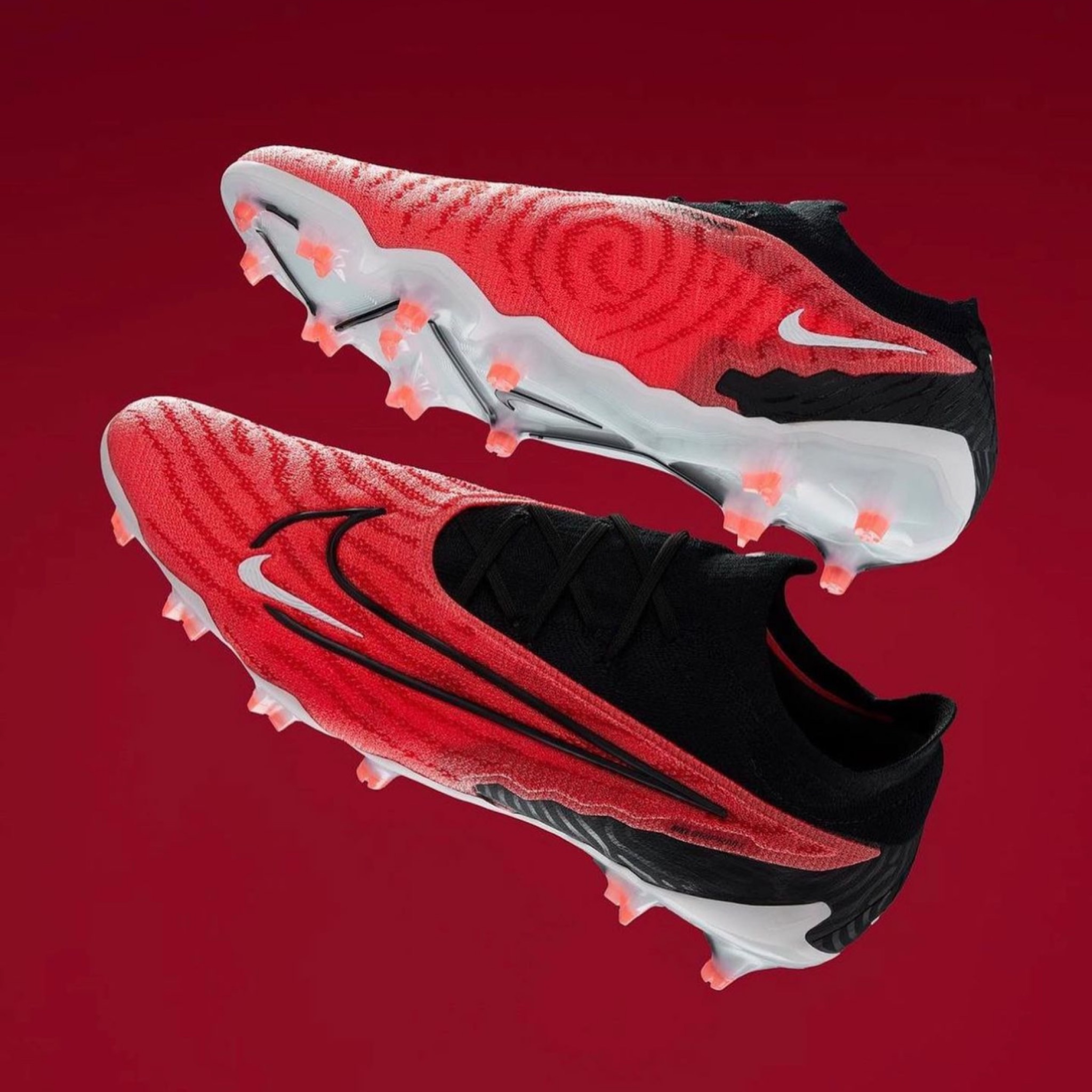  NIKE / خاص بالعشب الطبيعيى  