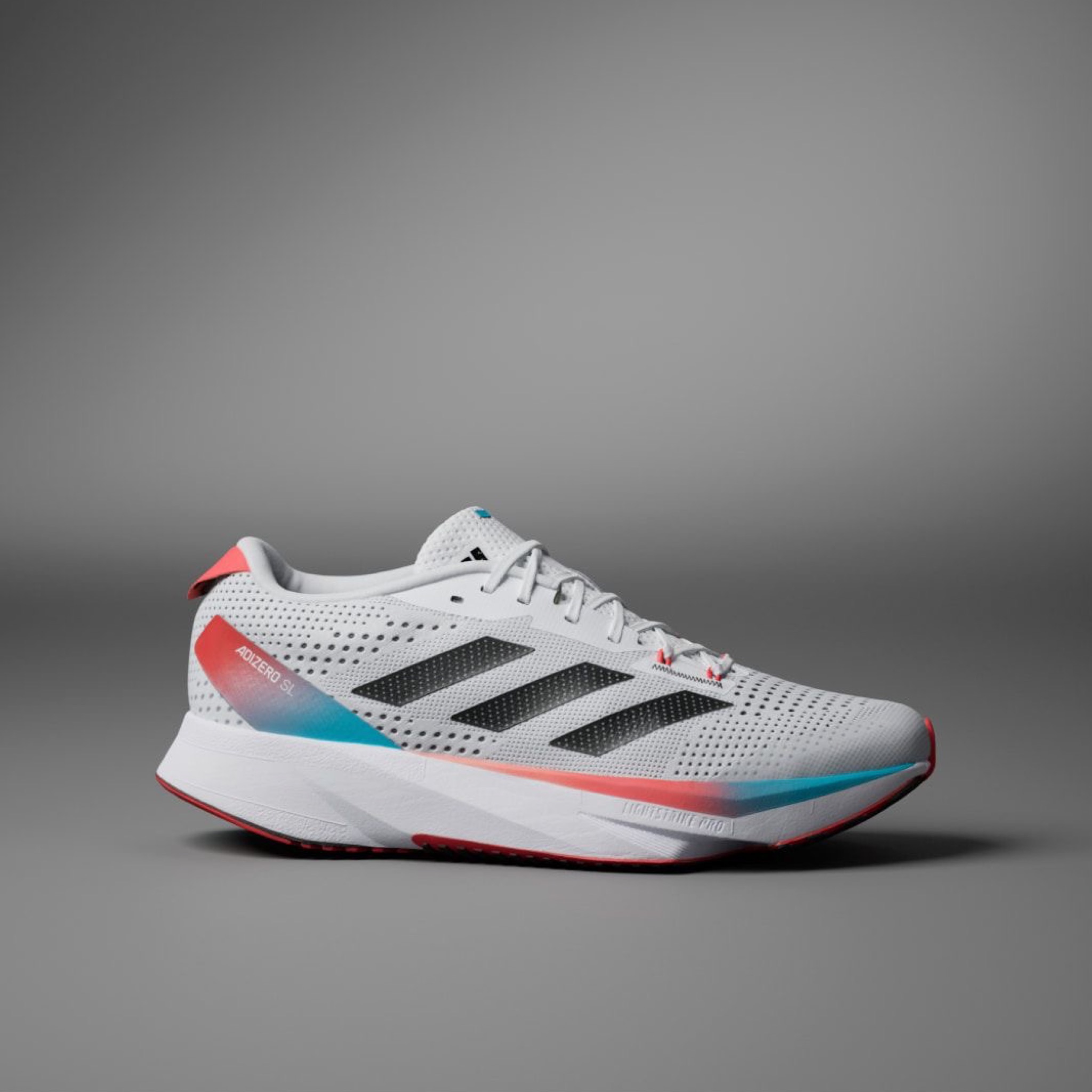  ADIDAS / خاص بالجري 