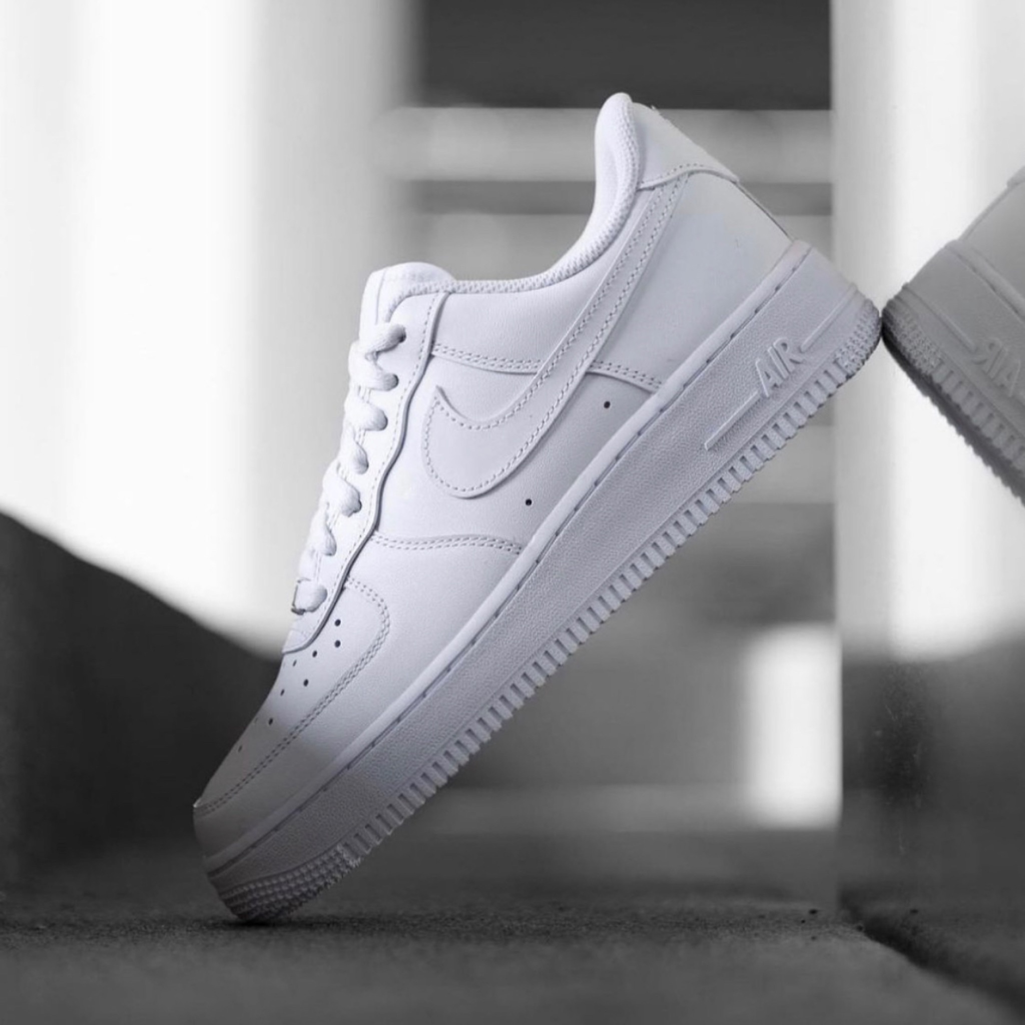  Nike Air Force “White” 