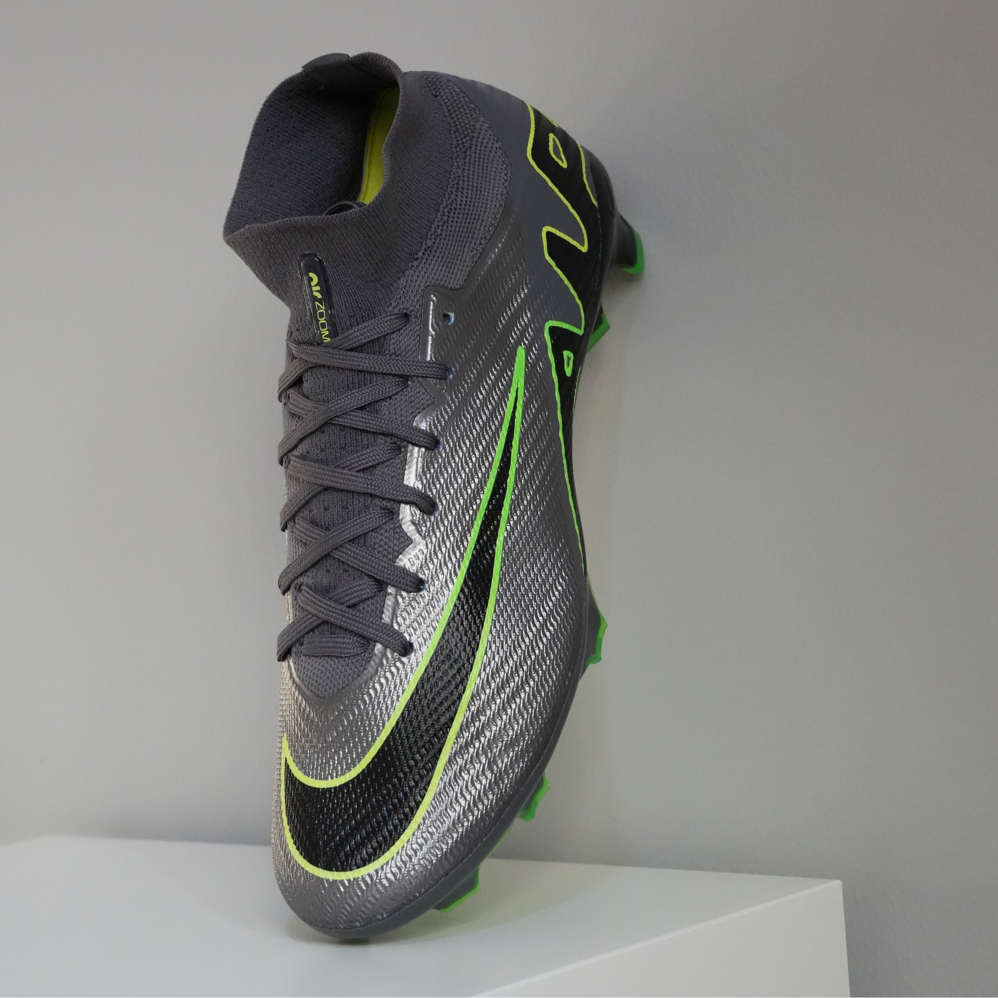  NIKE / خاص بالعشب الطبيعي 