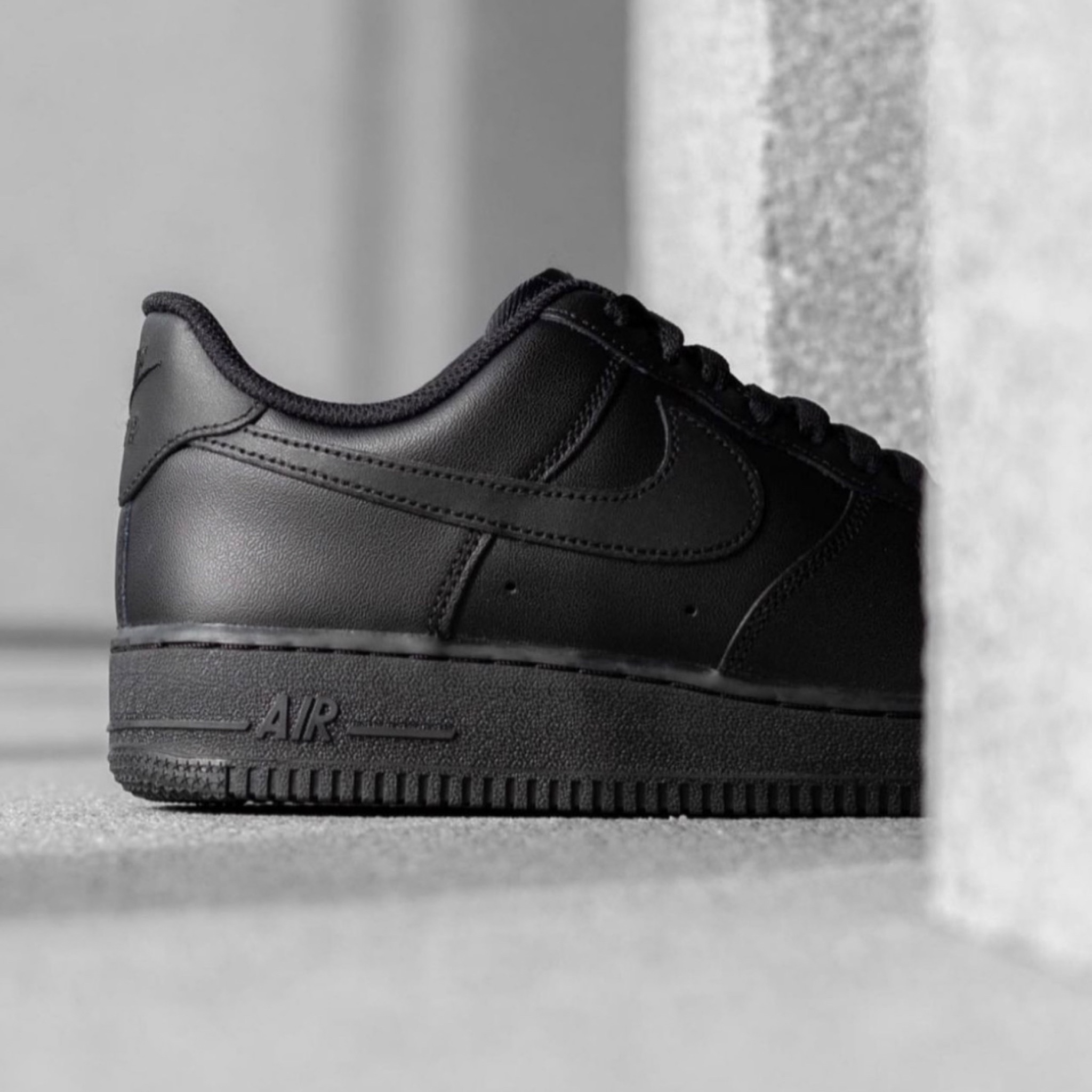  Nike Air Force “Black” 