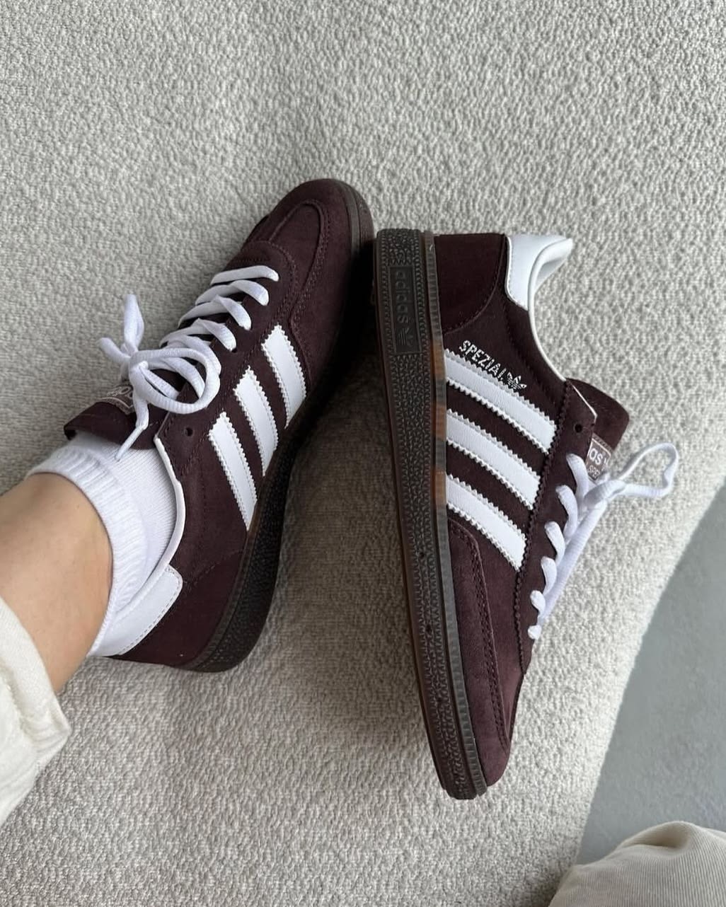  ADIDAS