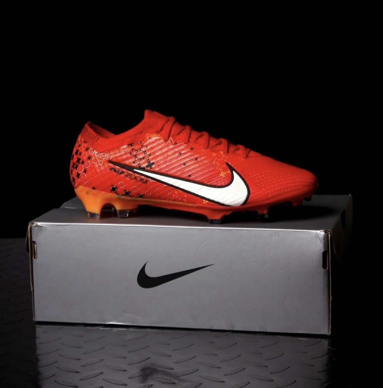  Nike / خاص بالعشب الطبيعي 