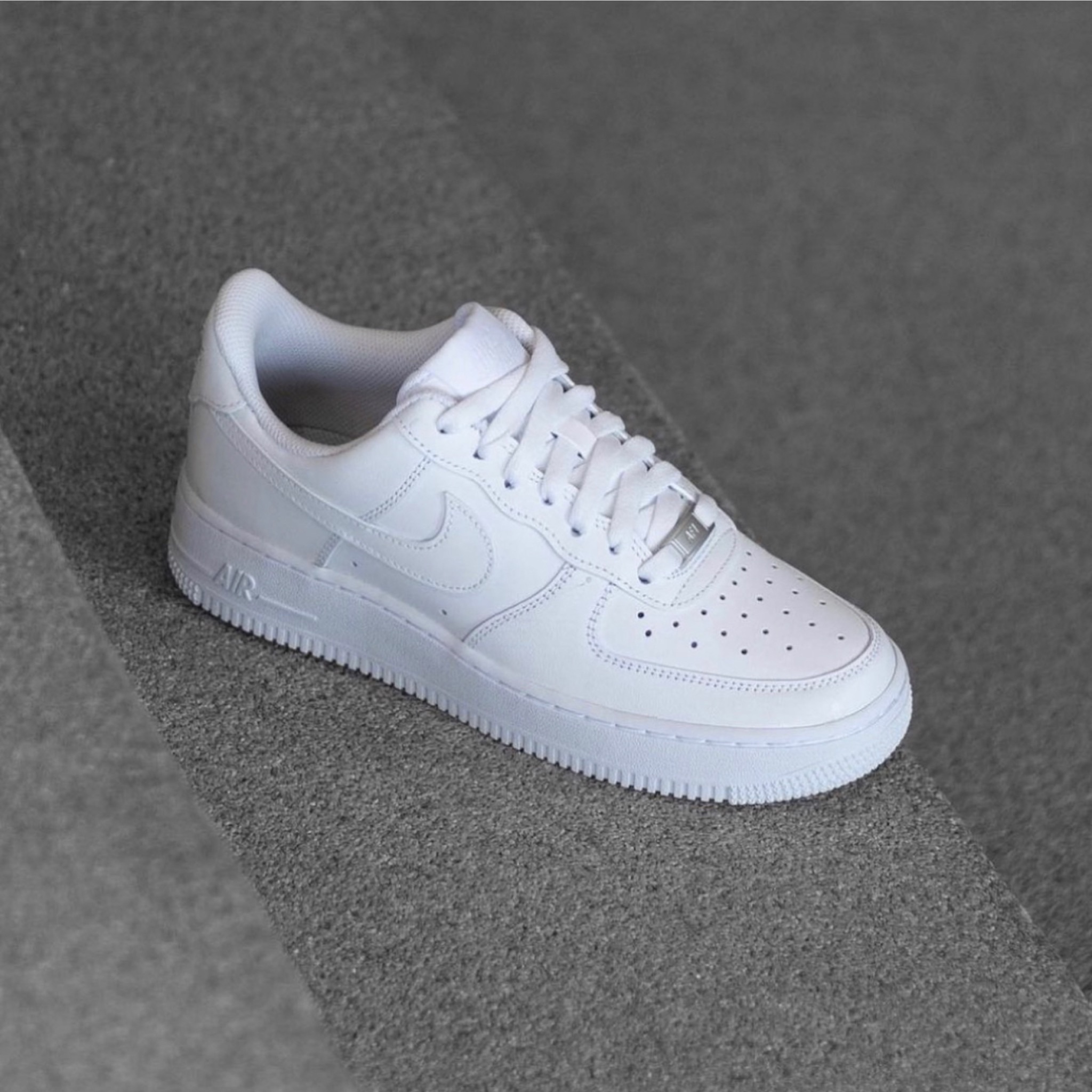  Nike Air Force “White” 