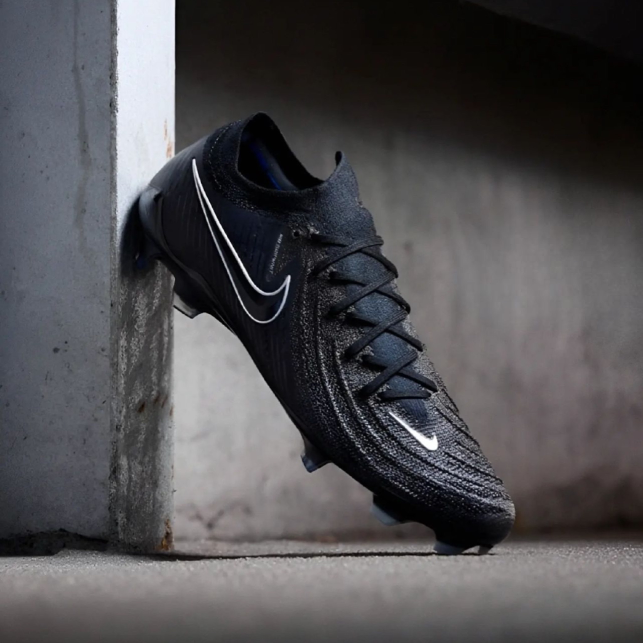  NIKE / خاص بالعشب الطبيعي  