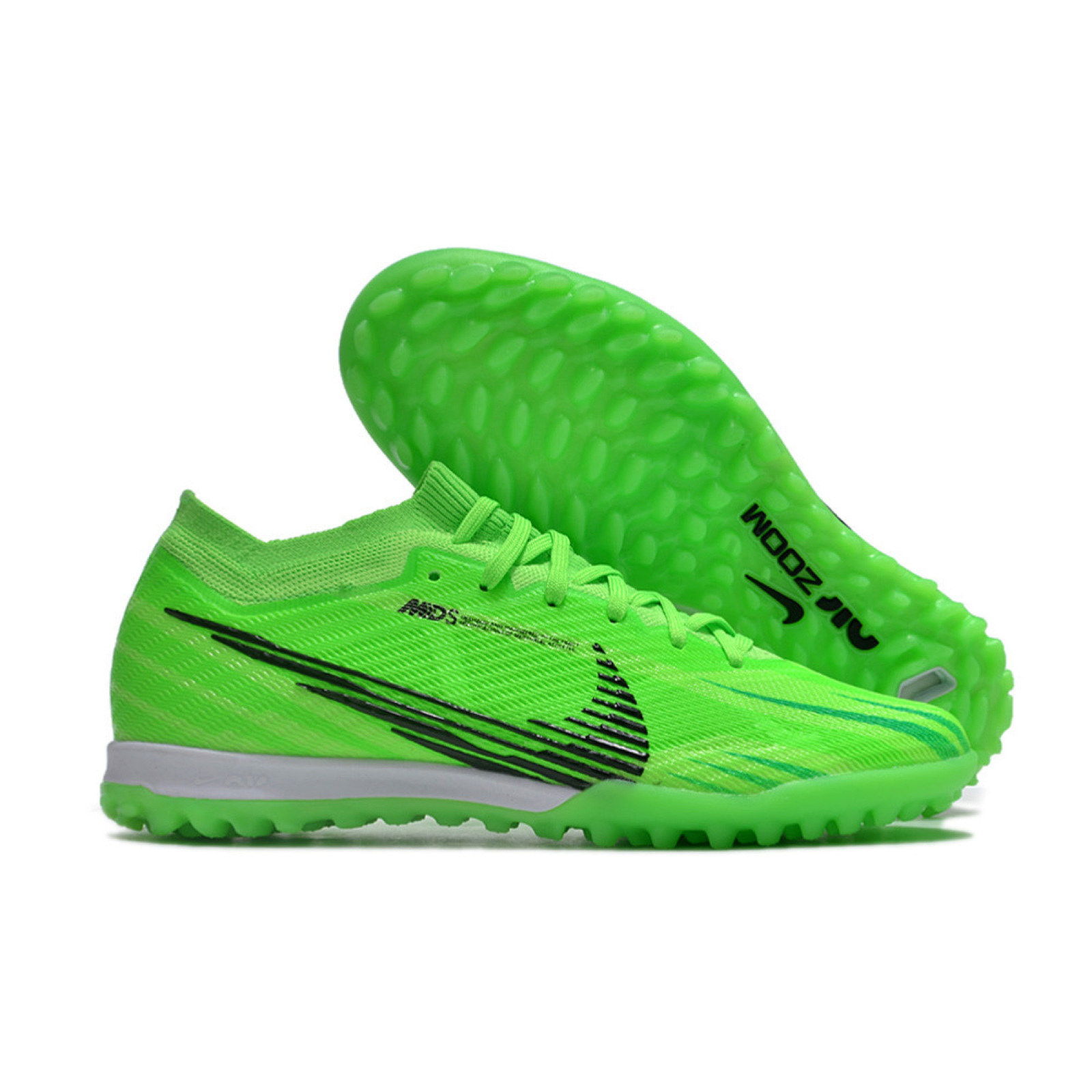   Nike  / خاص بالعشب الصناعي 