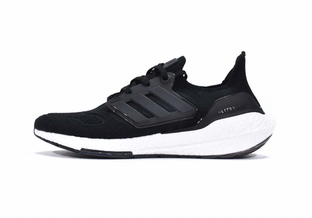  Adidas Ultra Boost 