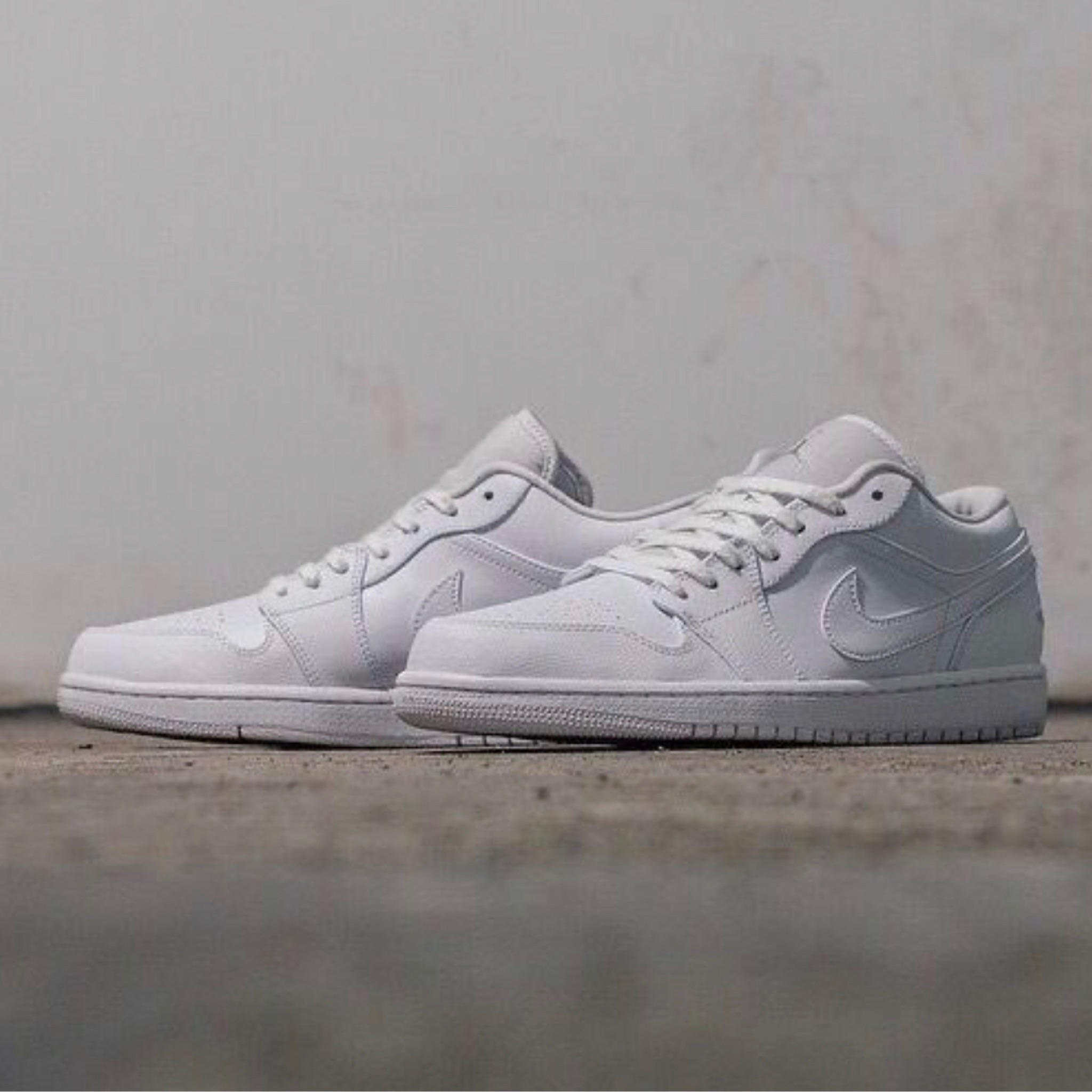  Air Jordan 1 Low “white” 