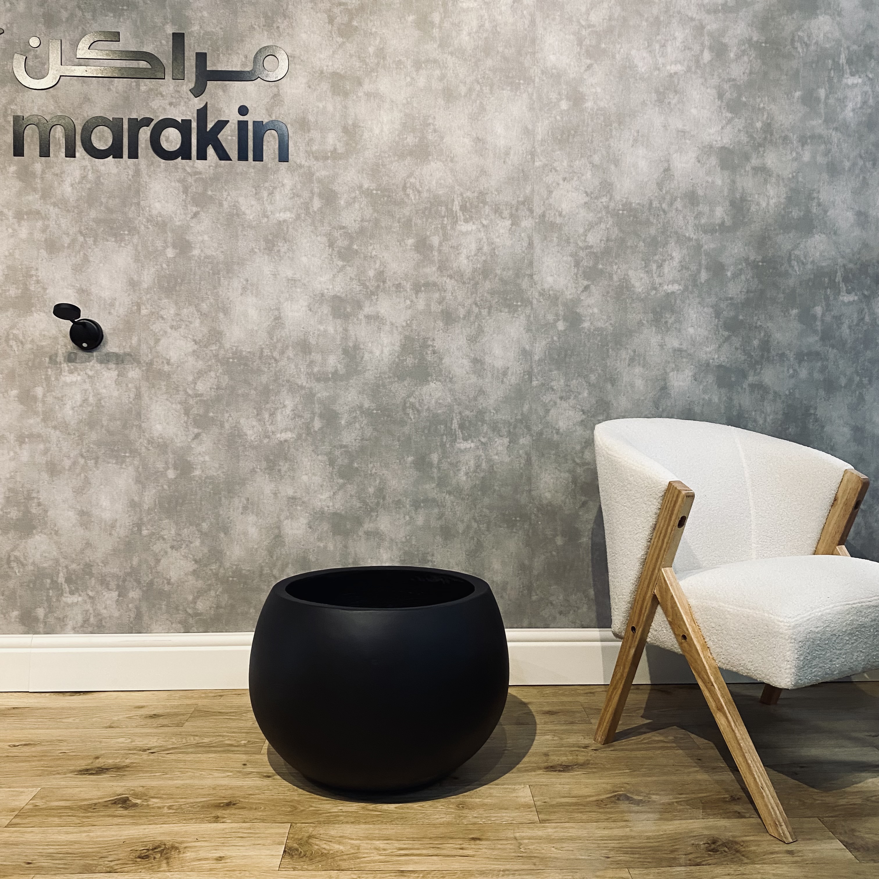   مركن دائري GRC لون اسود 