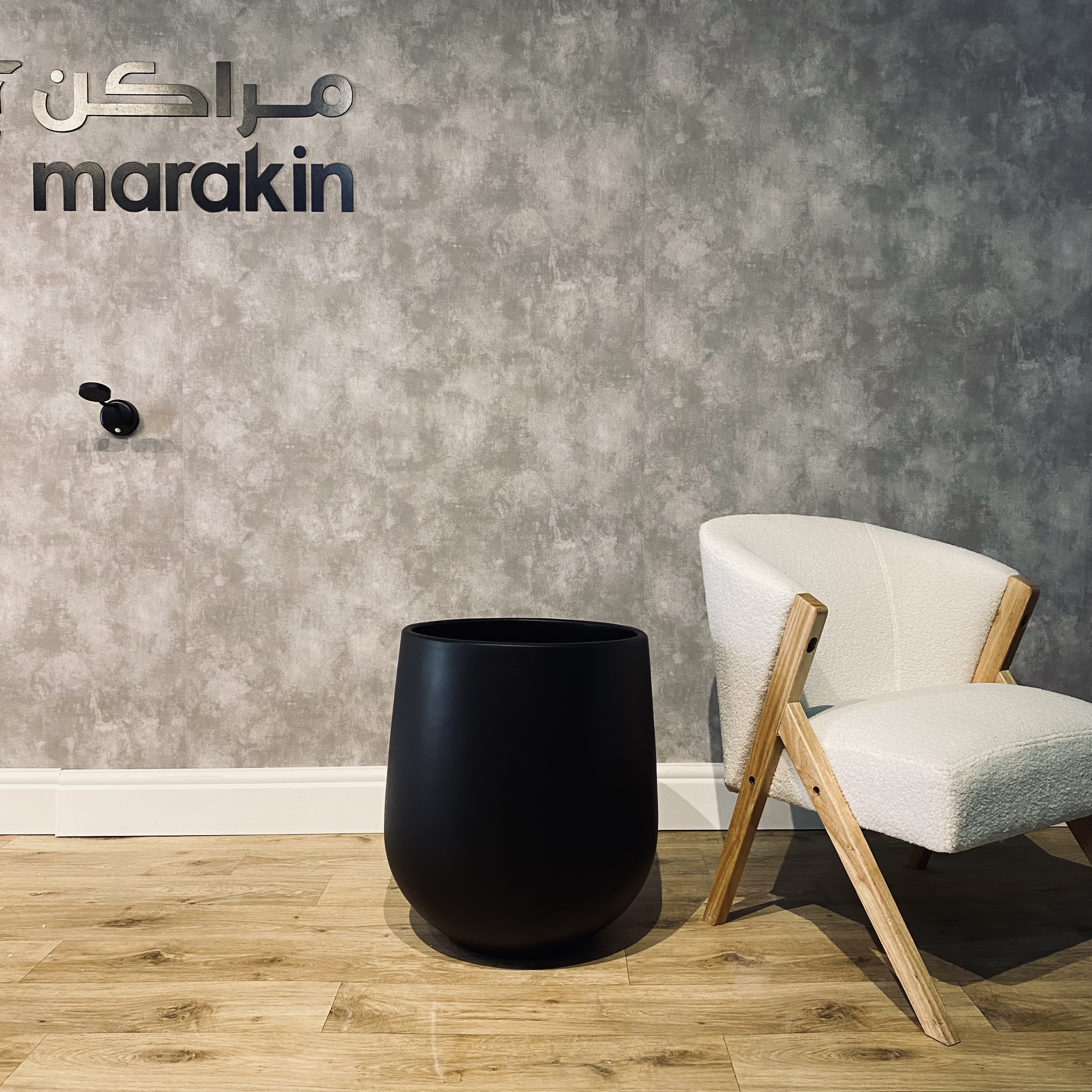   مركن اسطواني GRC لون اسود 