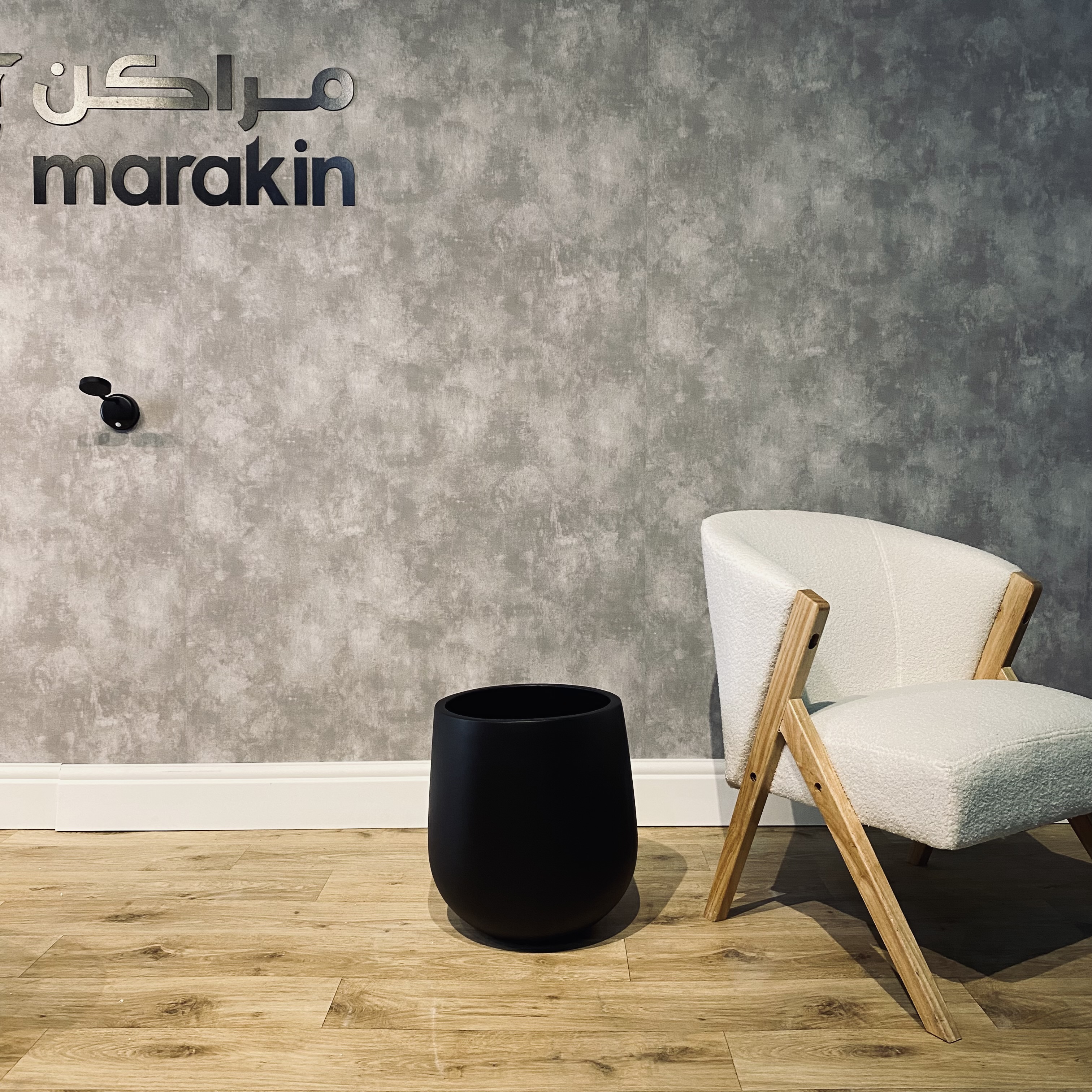 مركن اسطواني GRC لون اسود 