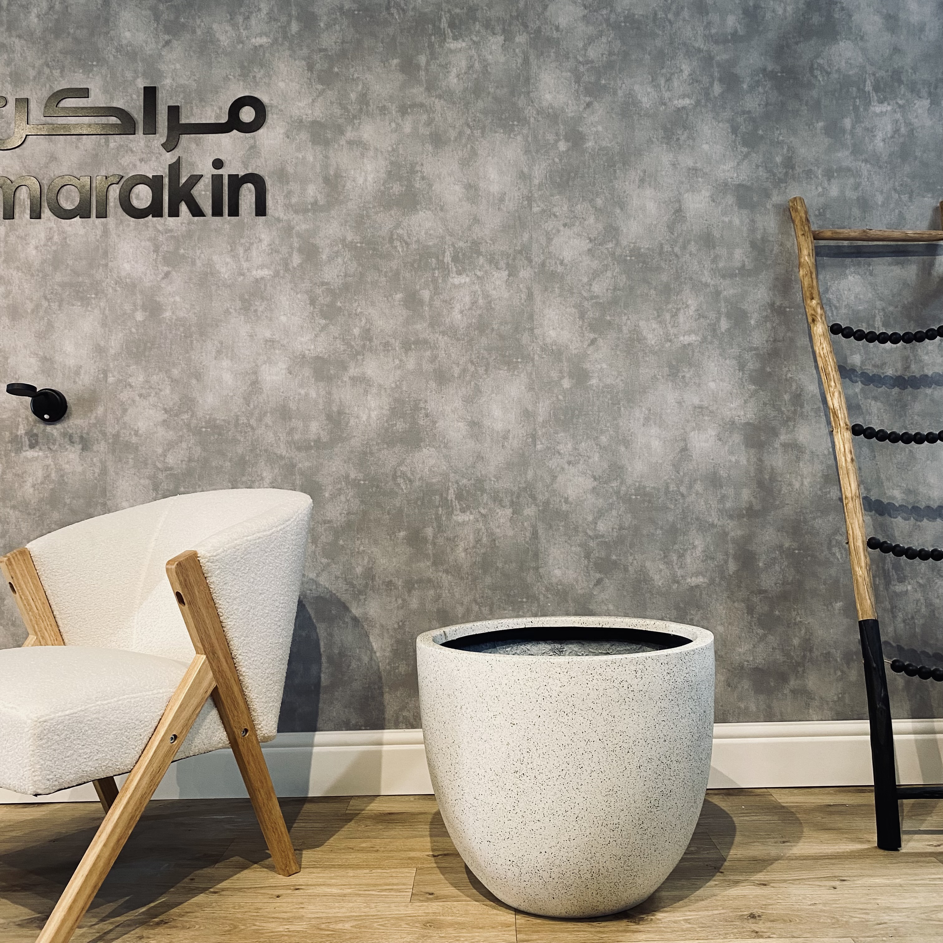  مركن اسطواني لون ابيض جرانيت  