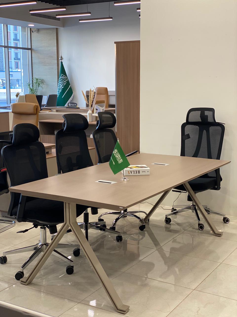 طاولة اجتماعات مستطيلة مودرن
