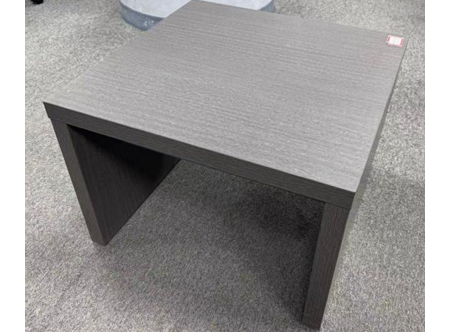 طاولة خدمة مكتبية مربعة بتصميم عصري