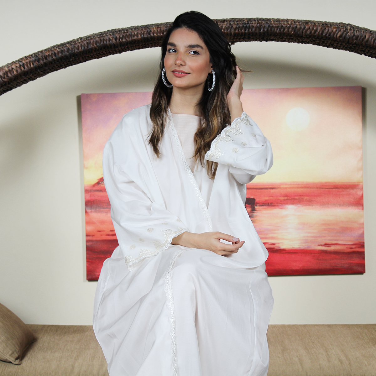 عباية بيضاء