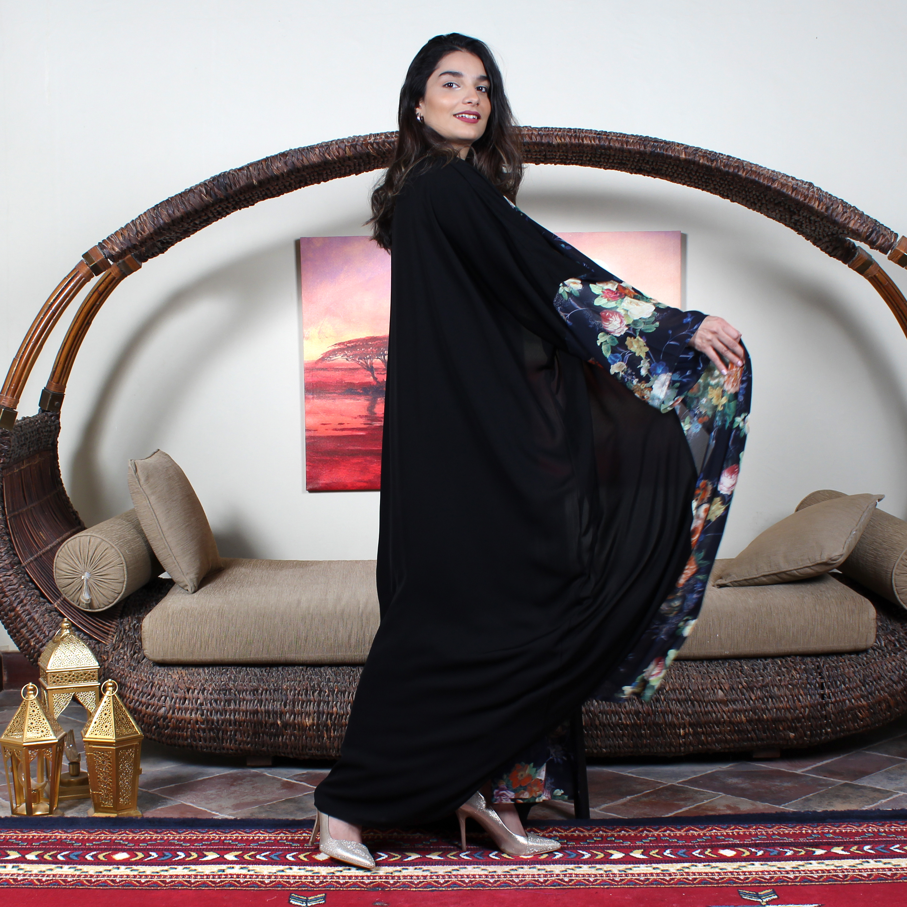 عباية موردة