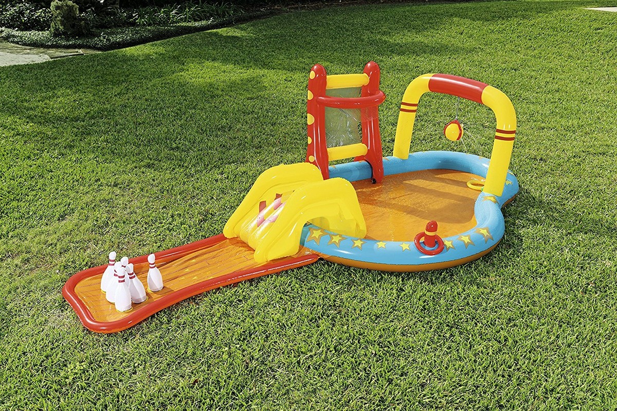  Kids’ pool with an attractive water park design – pool with slide and fun interactive toys 