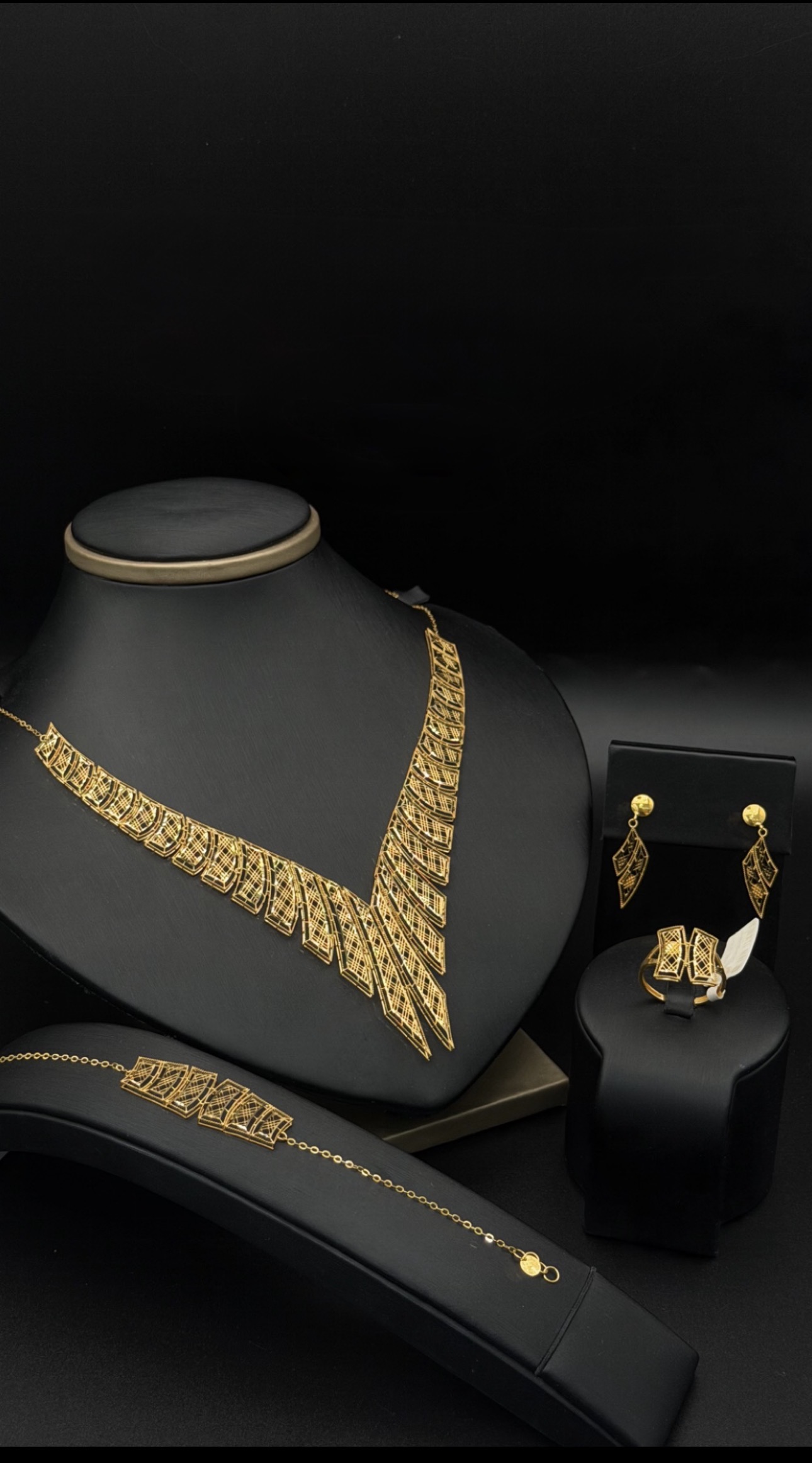  طقم ناعم عيار 21k 